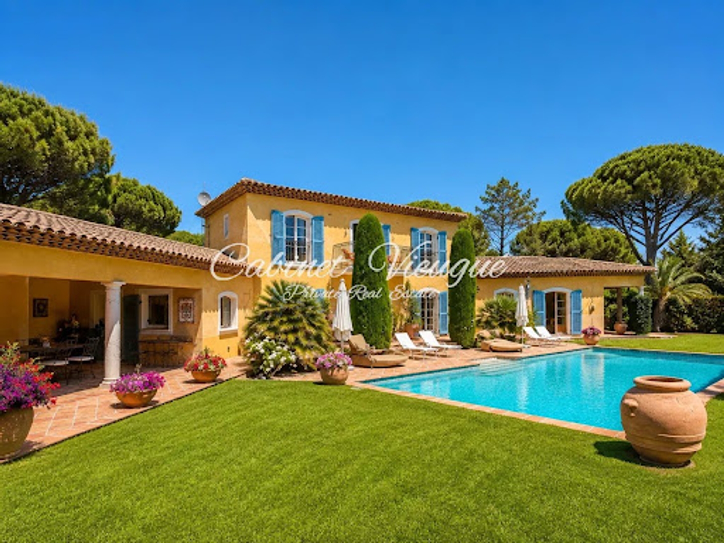 Maison à vendre - 233m2 - Grimaud (83310)