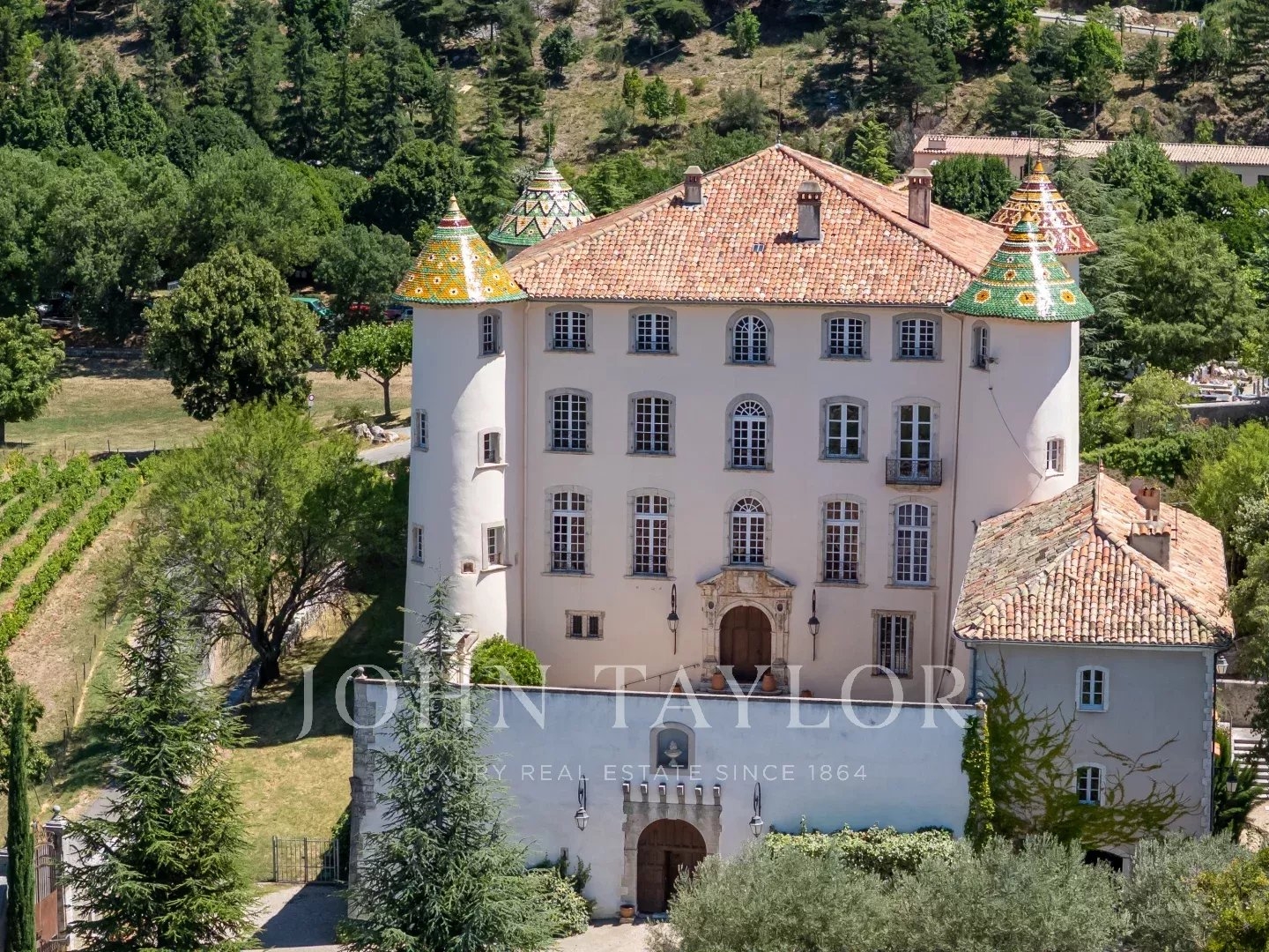 Maison à vendre - 30 pièces - 1000m2 - Aiguines (83630)
