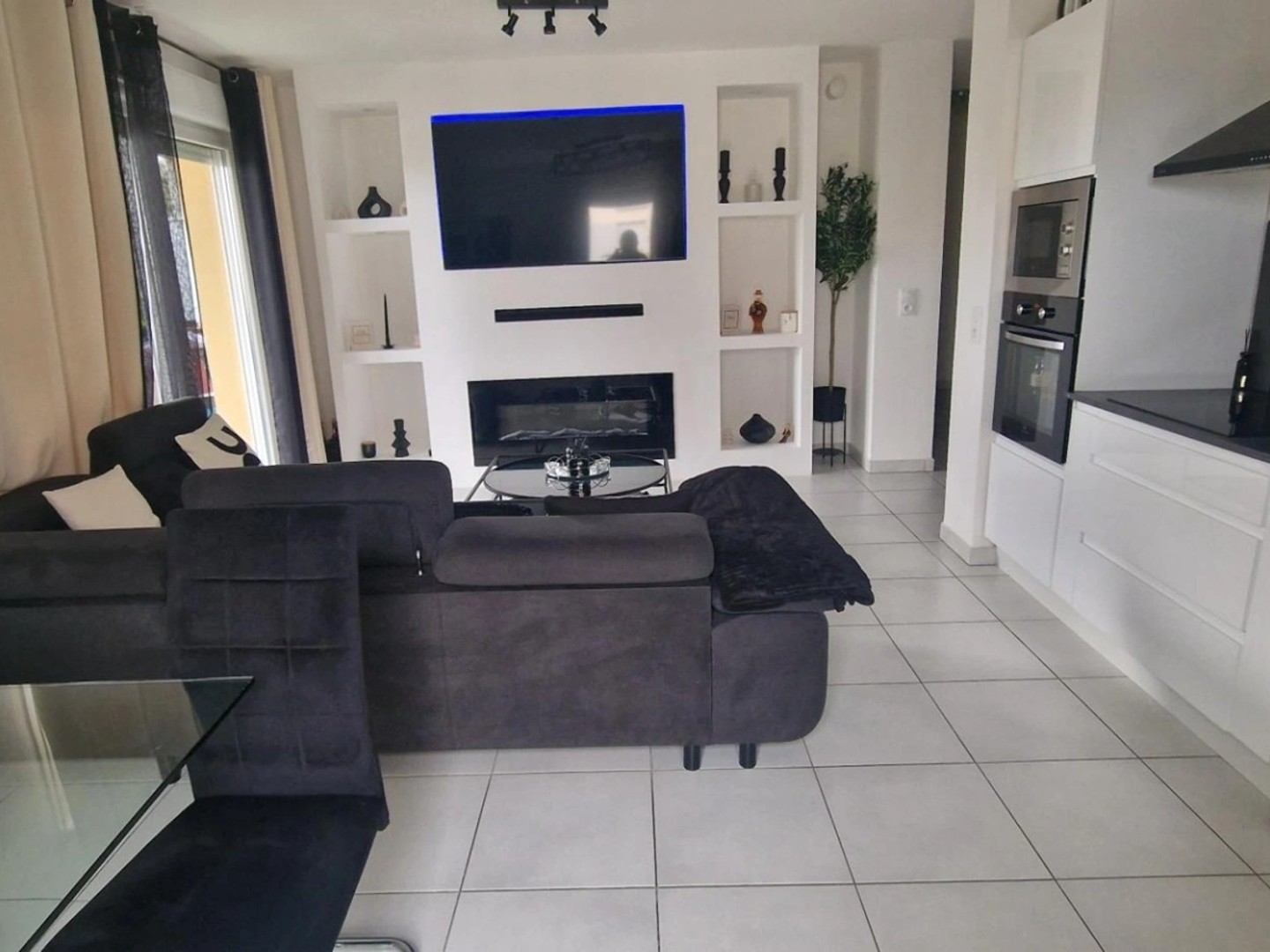 Appartement à vendre - 4 pièces - 87m2 - Port-De-Bouc (13110)