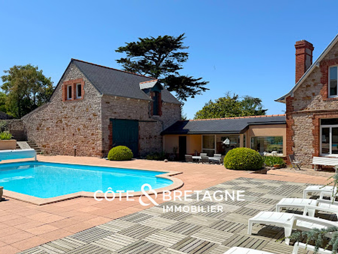 Maison 8 pièces 263 m²