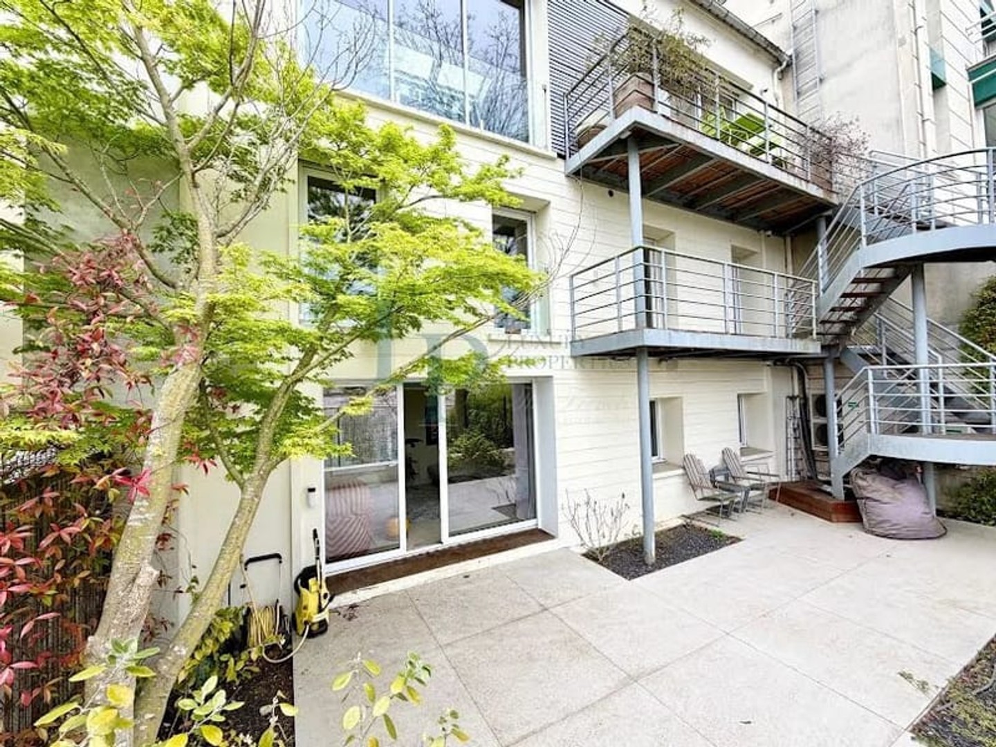 Maison à vendre - 6 pièces - 201m2 - Neuilly-Sur-Seine (92200)