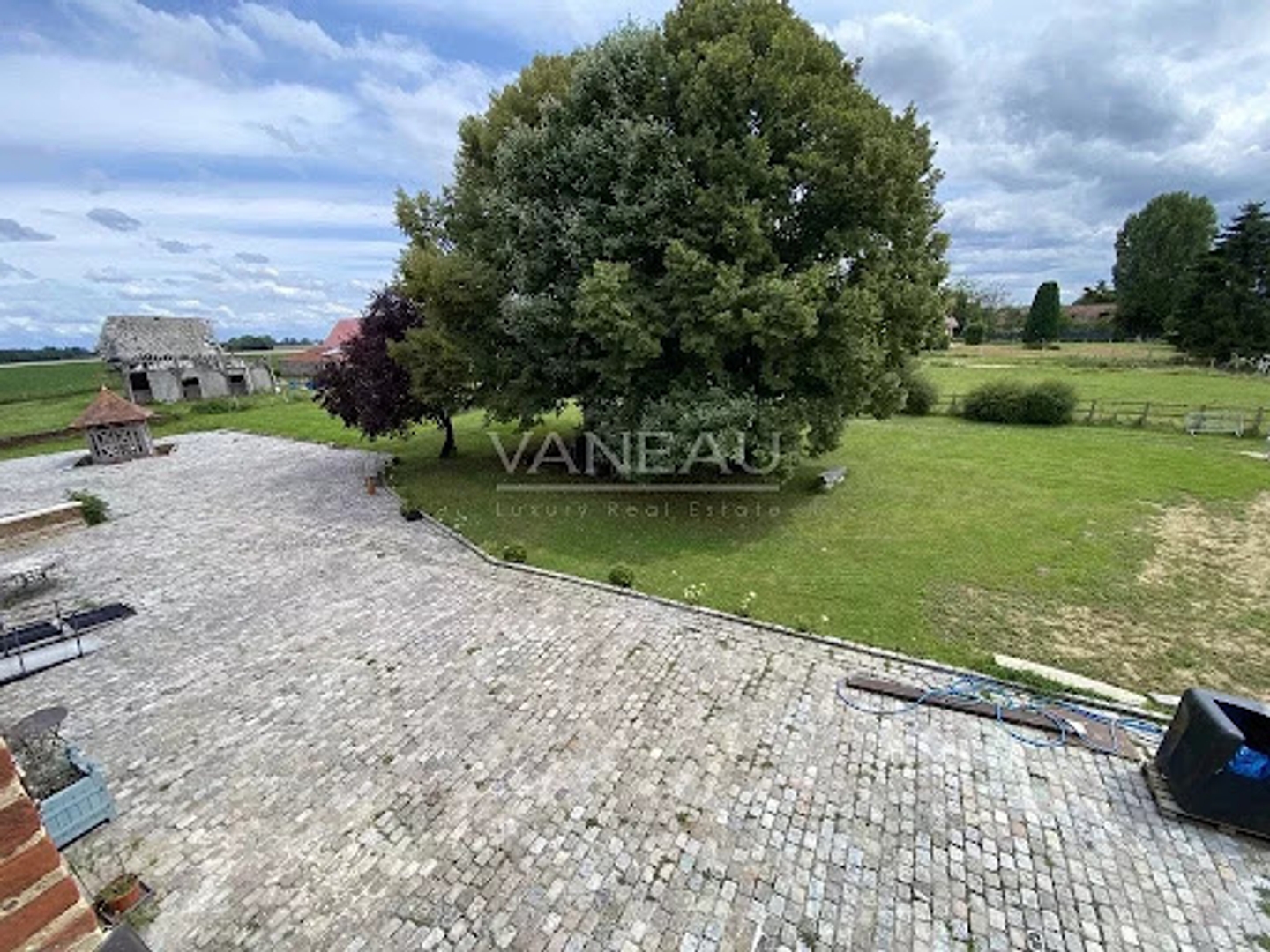 Maison à vendre - 12 pièces - 700m2 - Le Manoir (27460)
