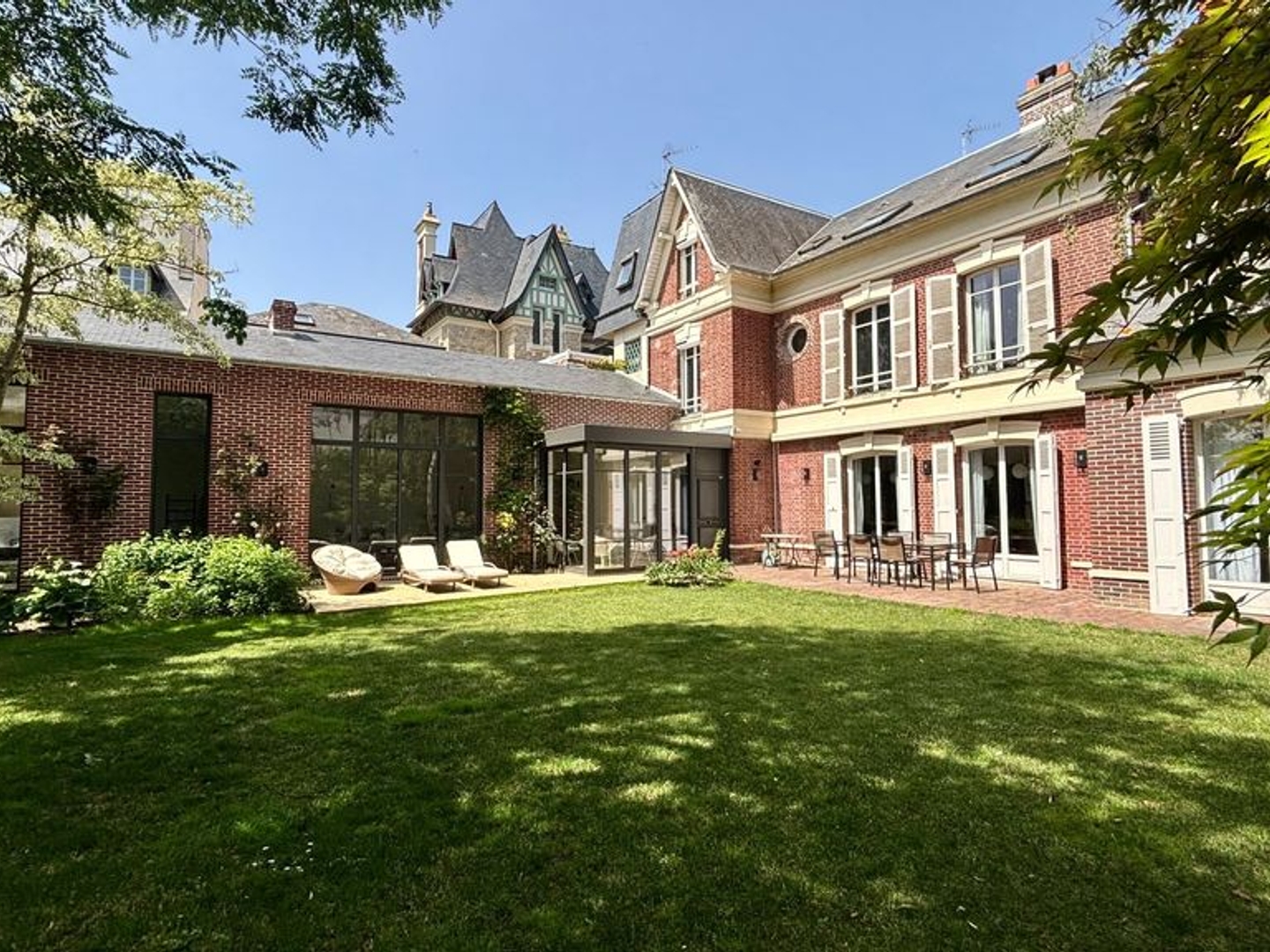 Maison individuelle 8 pièces 270 m²