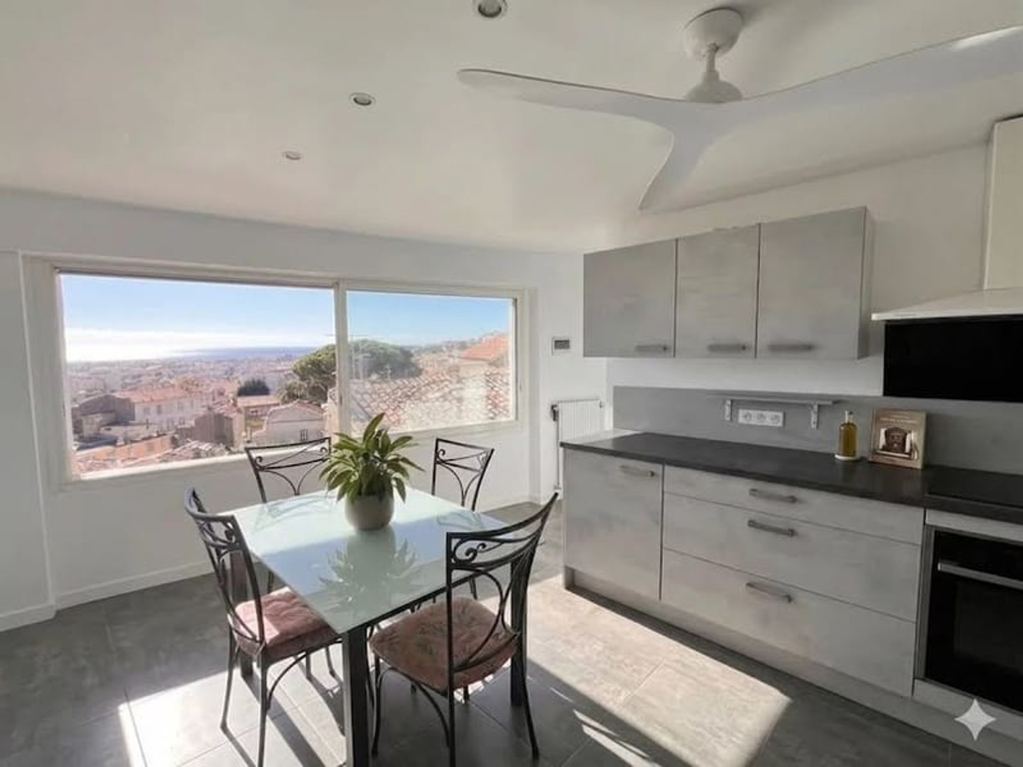 Maison à vendre - 3 pièces - 73m2 - Le Cannet (06110)