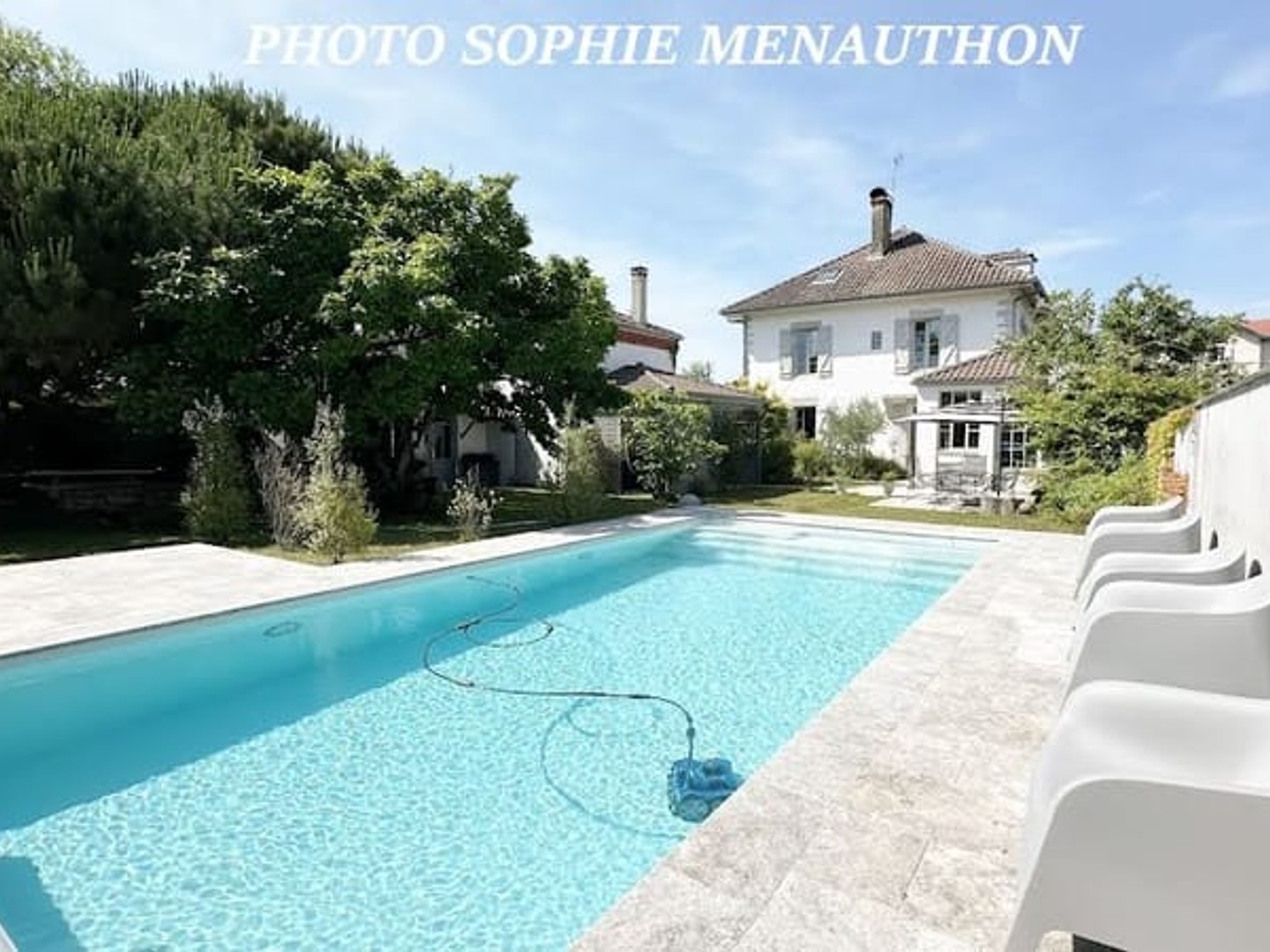Maison 9 pièces 330 m²