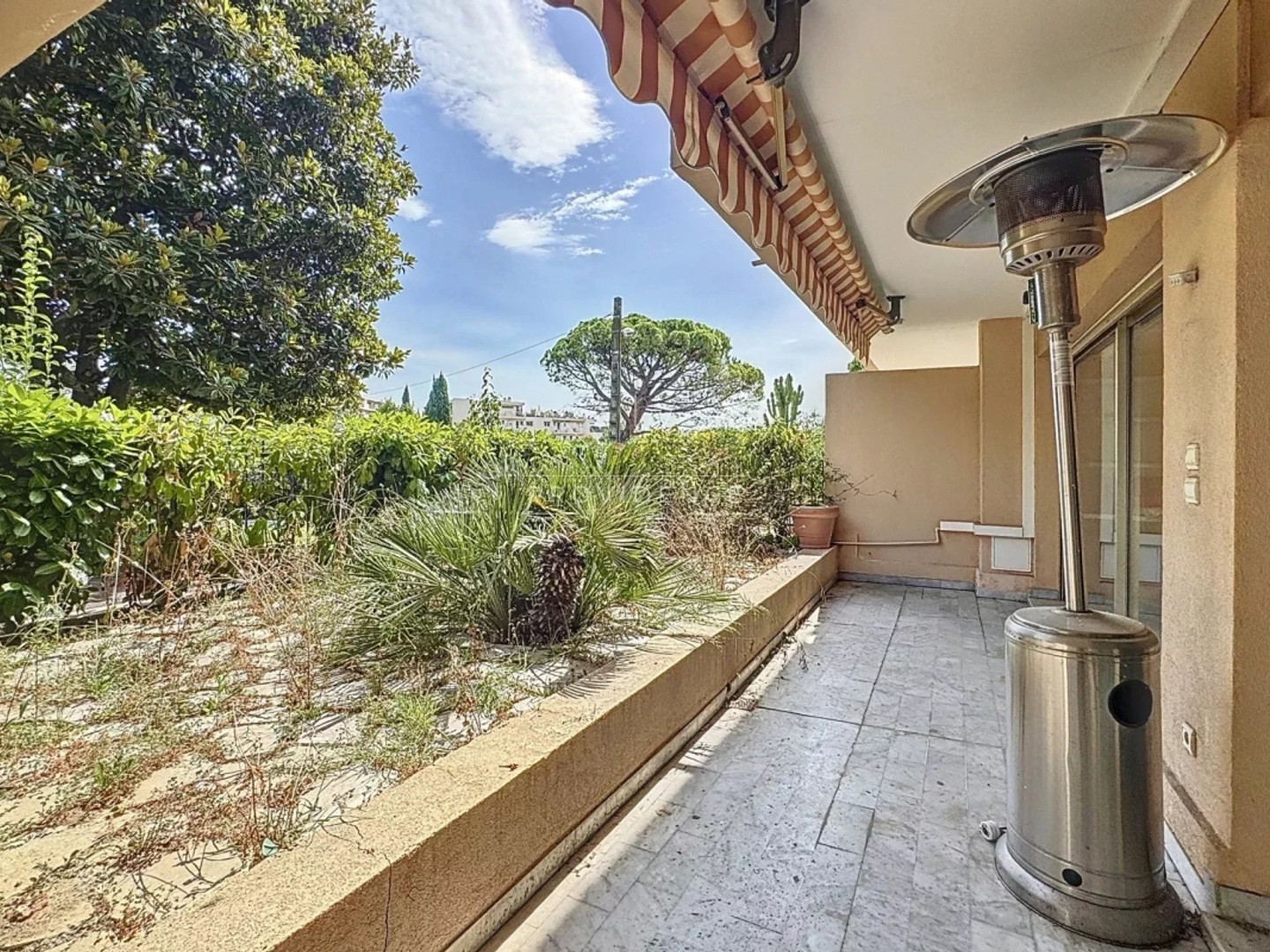Le Cannet Mairie - Rez-de-jardin d'exception avec terrasse, piscine et tennis