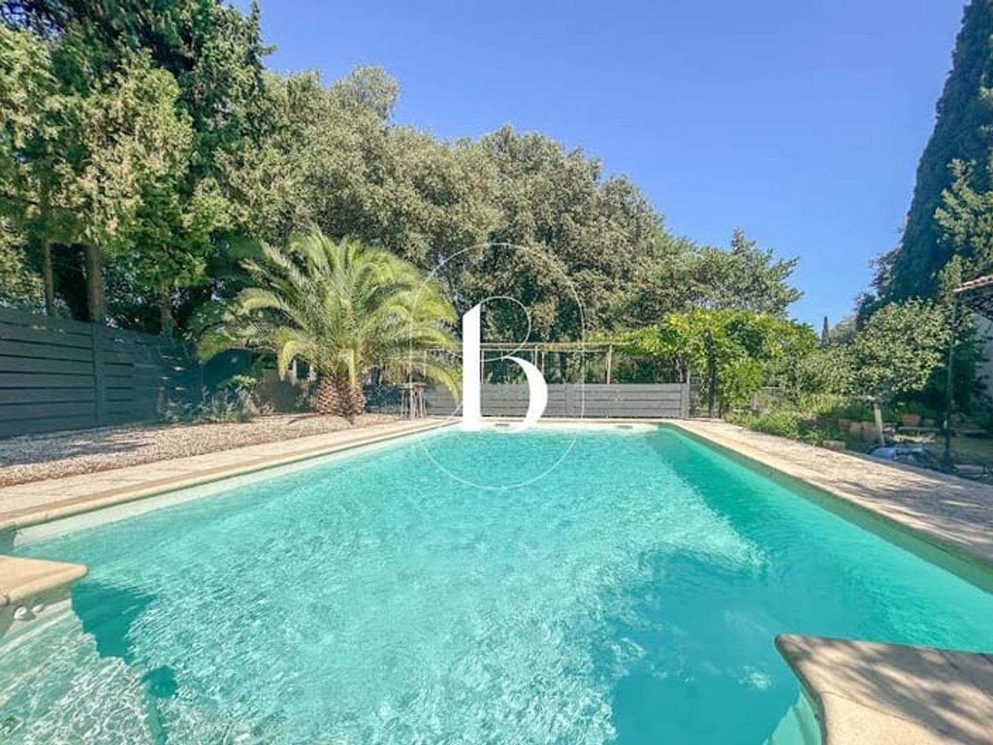 Maison à vendre - 8 pièces - 188m2 - Uzès (30700)