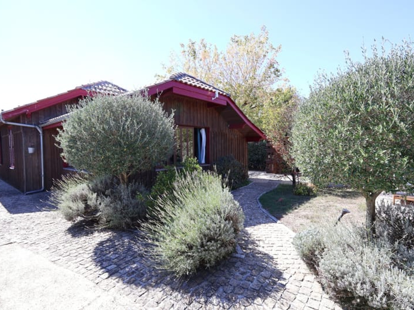 MAISON À VENDRE 4 PIÈCES PRINCIPALES + LOGEMENT ANNEXE T3 +