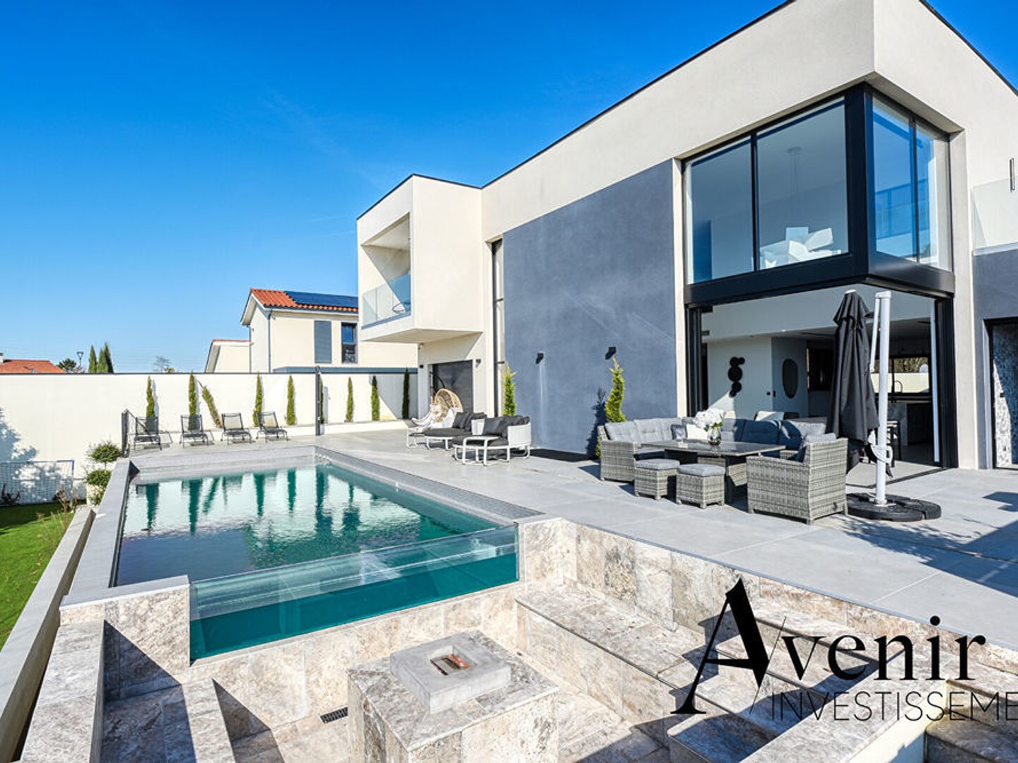 Maison Decines Charpieu 322 m2 avec piscine