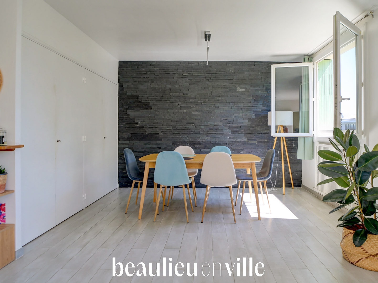 LA CIOTAT - JARDIN DE LA VILLE - APPARTEMENT T3 65m2 - BALCO