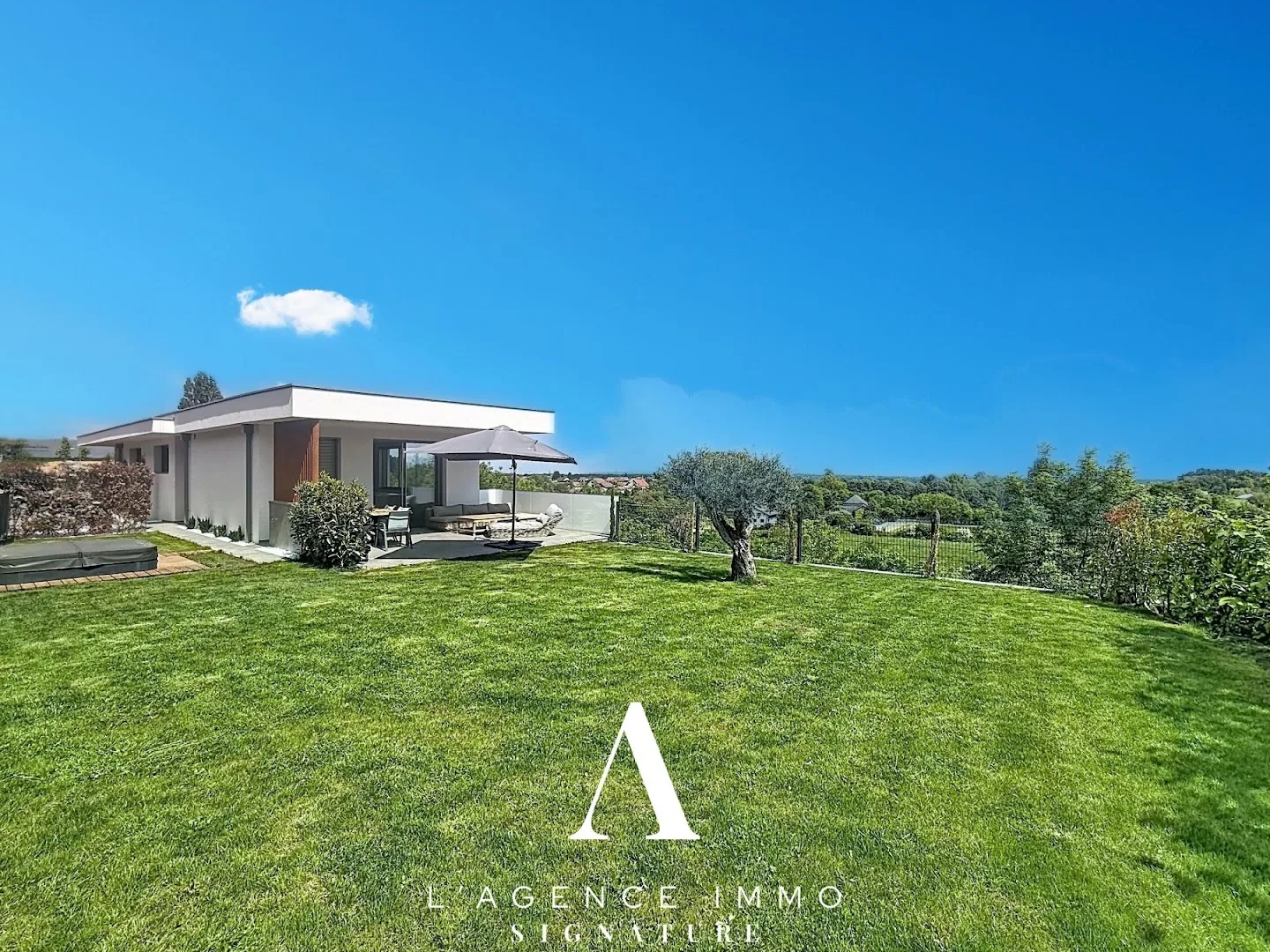 Maison à vendre - 5 pièces - 185m2 - Grilly (01220)