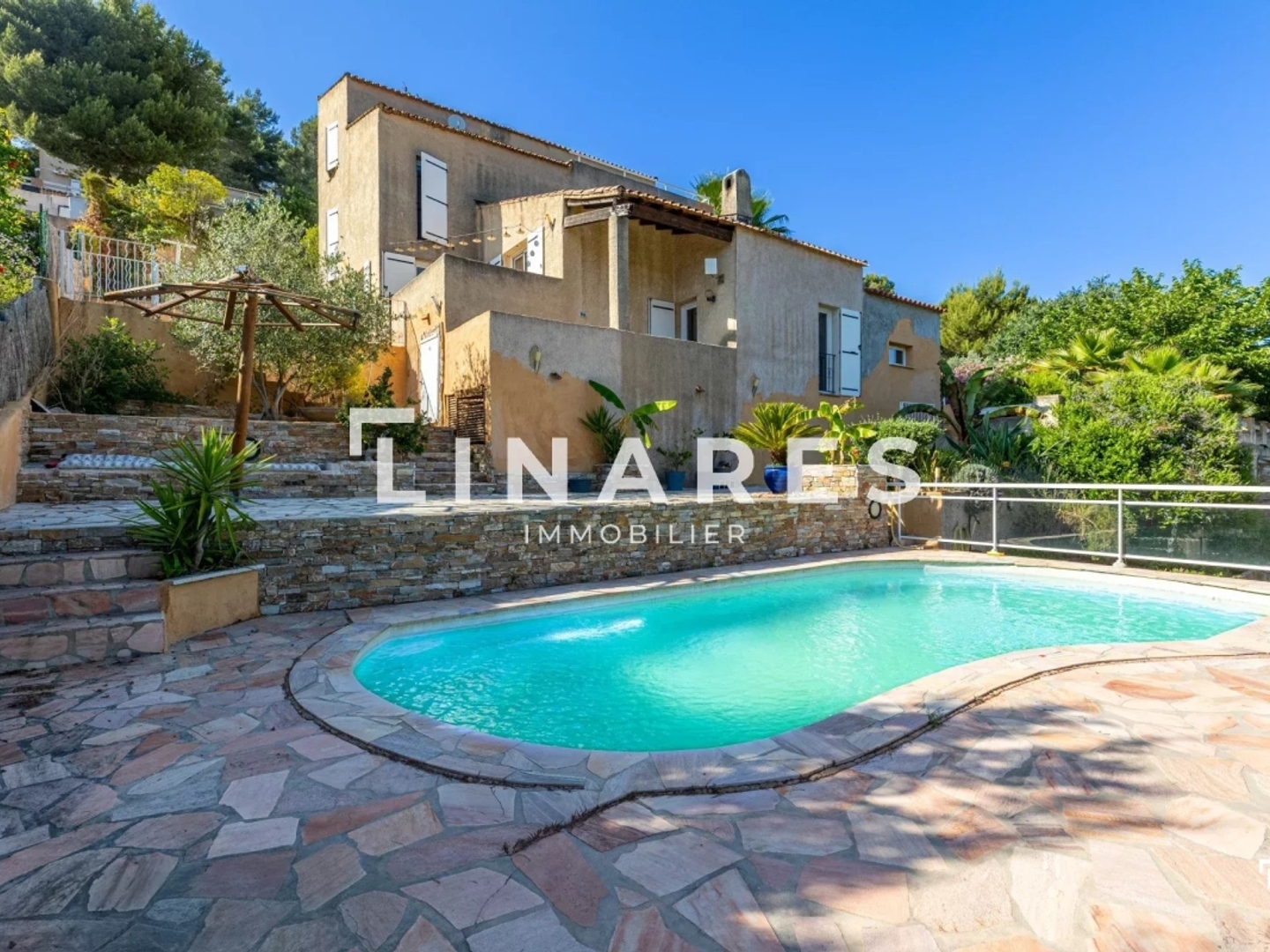 Maison à vendre - 8 pièces - 287m2 - Carnoux-En-Provence (13470)