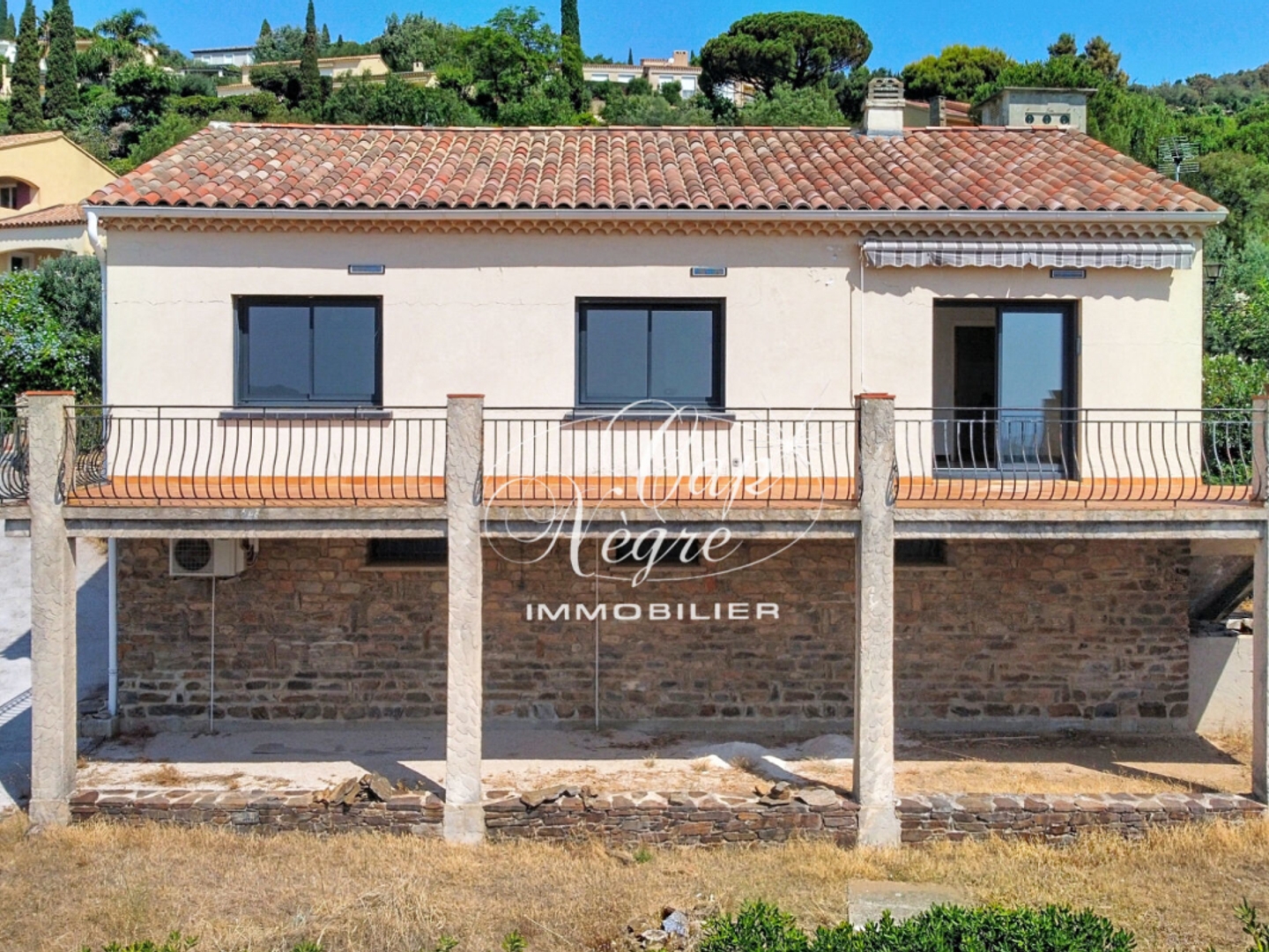 Maison à vendre - 5 pièces - 103m2 - Bormes-Les-Mimosas (83230)