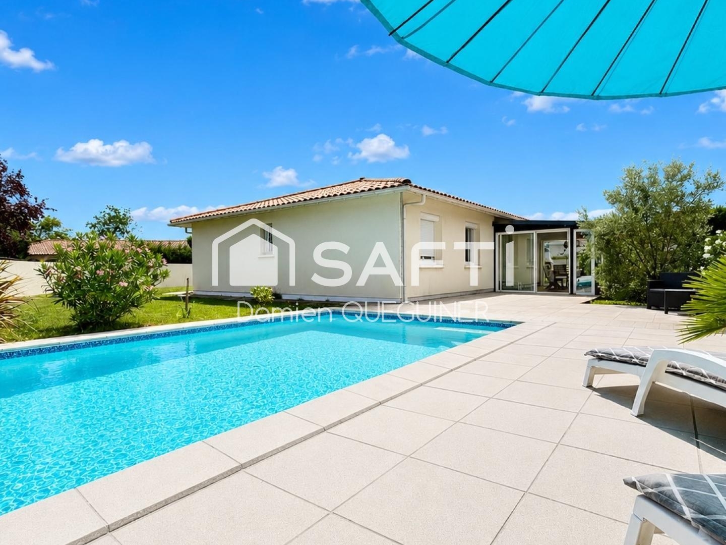 Maison 4 chambres , piscine chauffée, quartier paisible