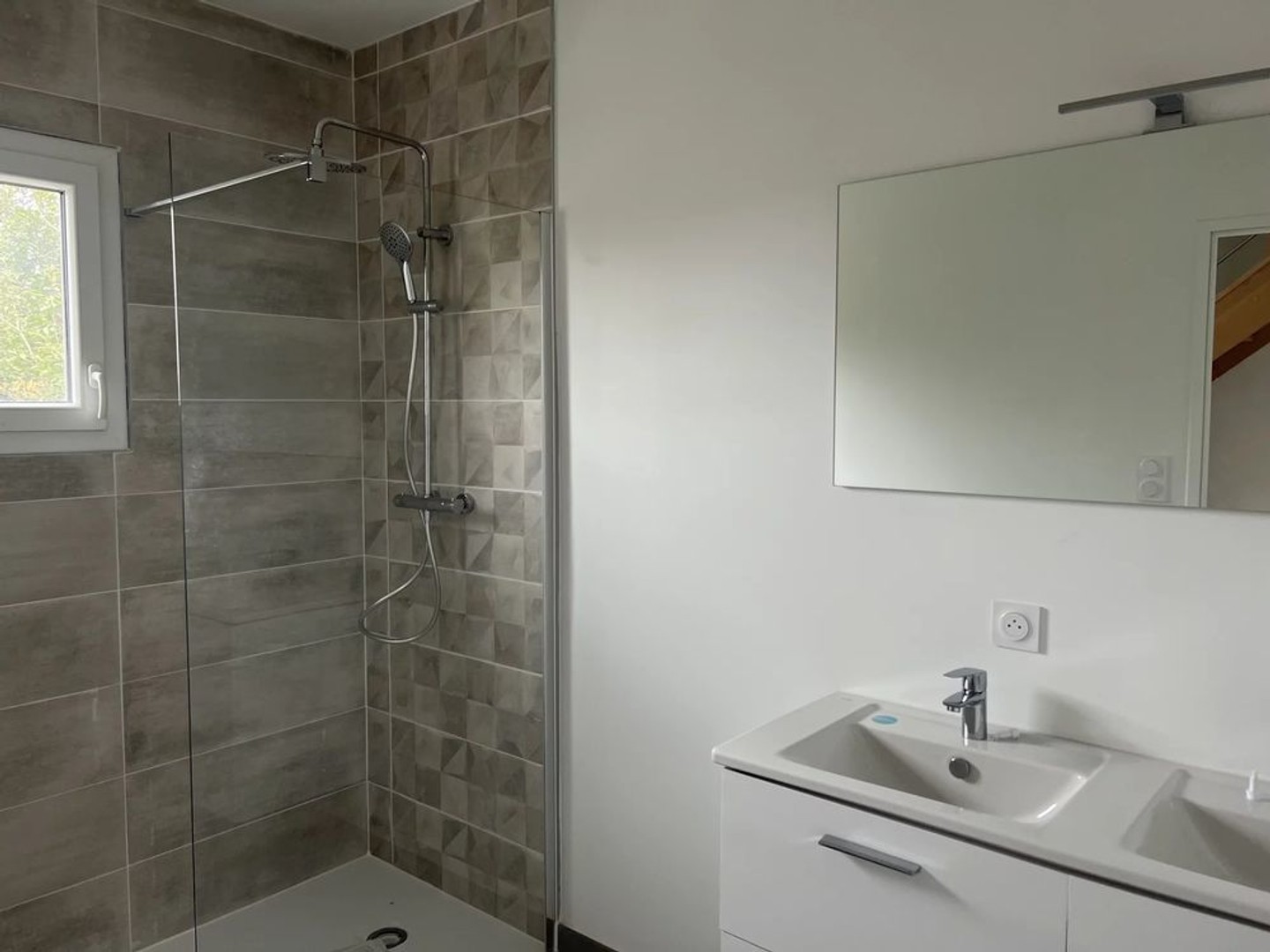 Maison à vendre - 7 pièces - 154m2 - Saint-Romans (38160)