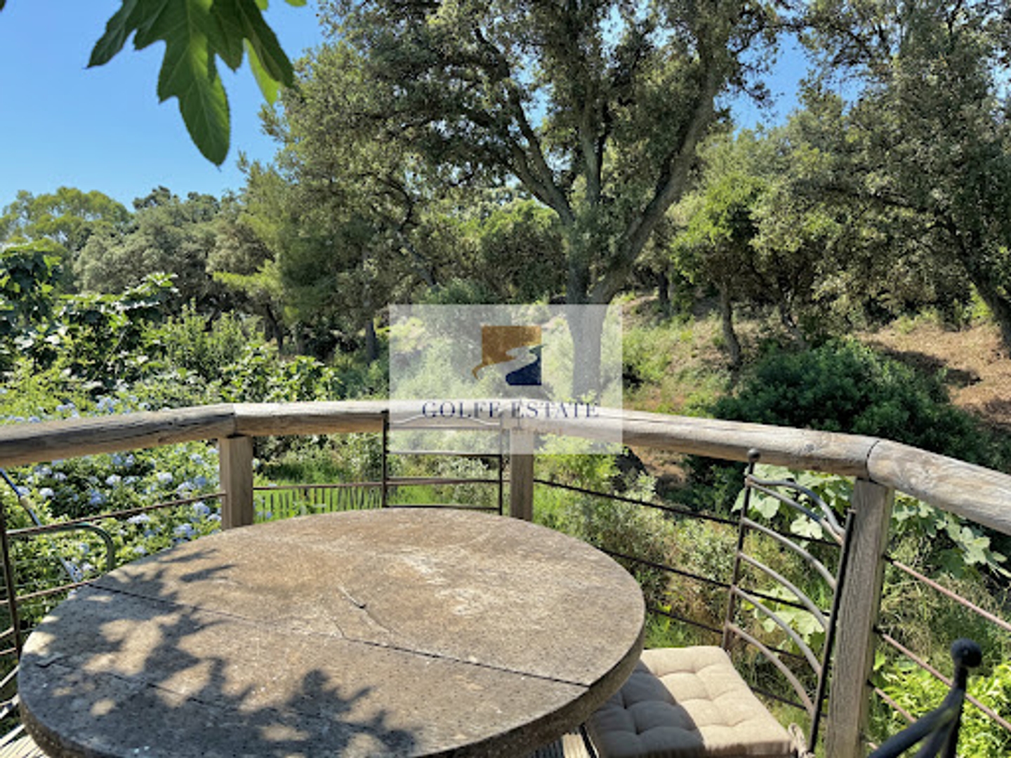 Maison à vendre - 7 pièces - 175m2 - La Croix-Valmer (83420)