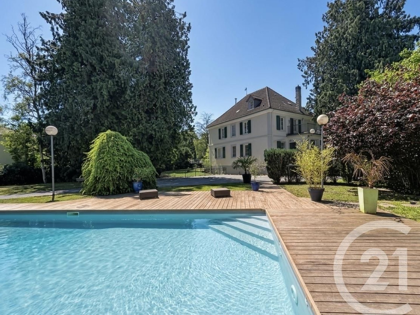 Maison à vendre - 9 pièces - 288m2 - Montbéliard (25200)