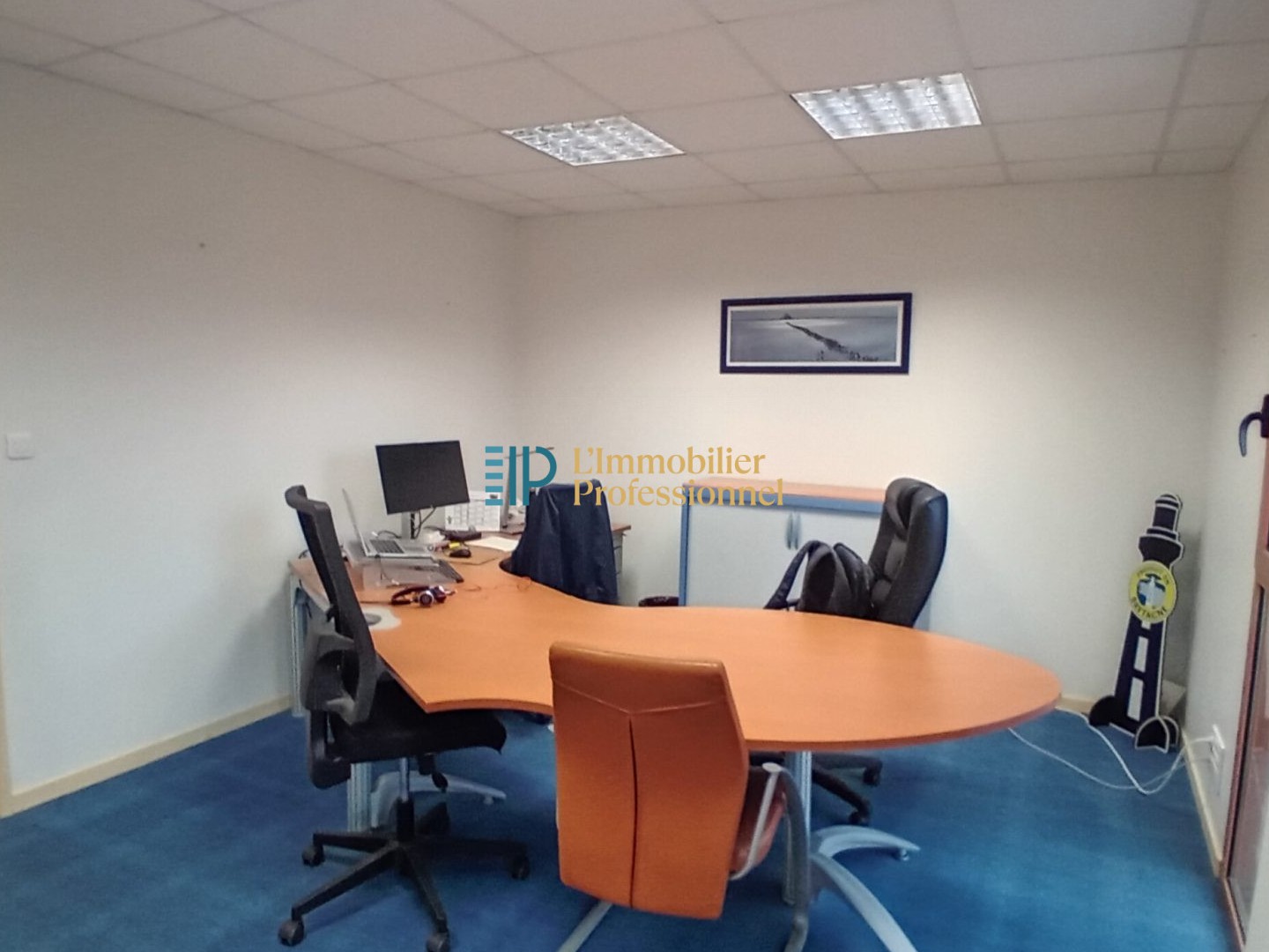 Bureaux 19 pièces 764 m²