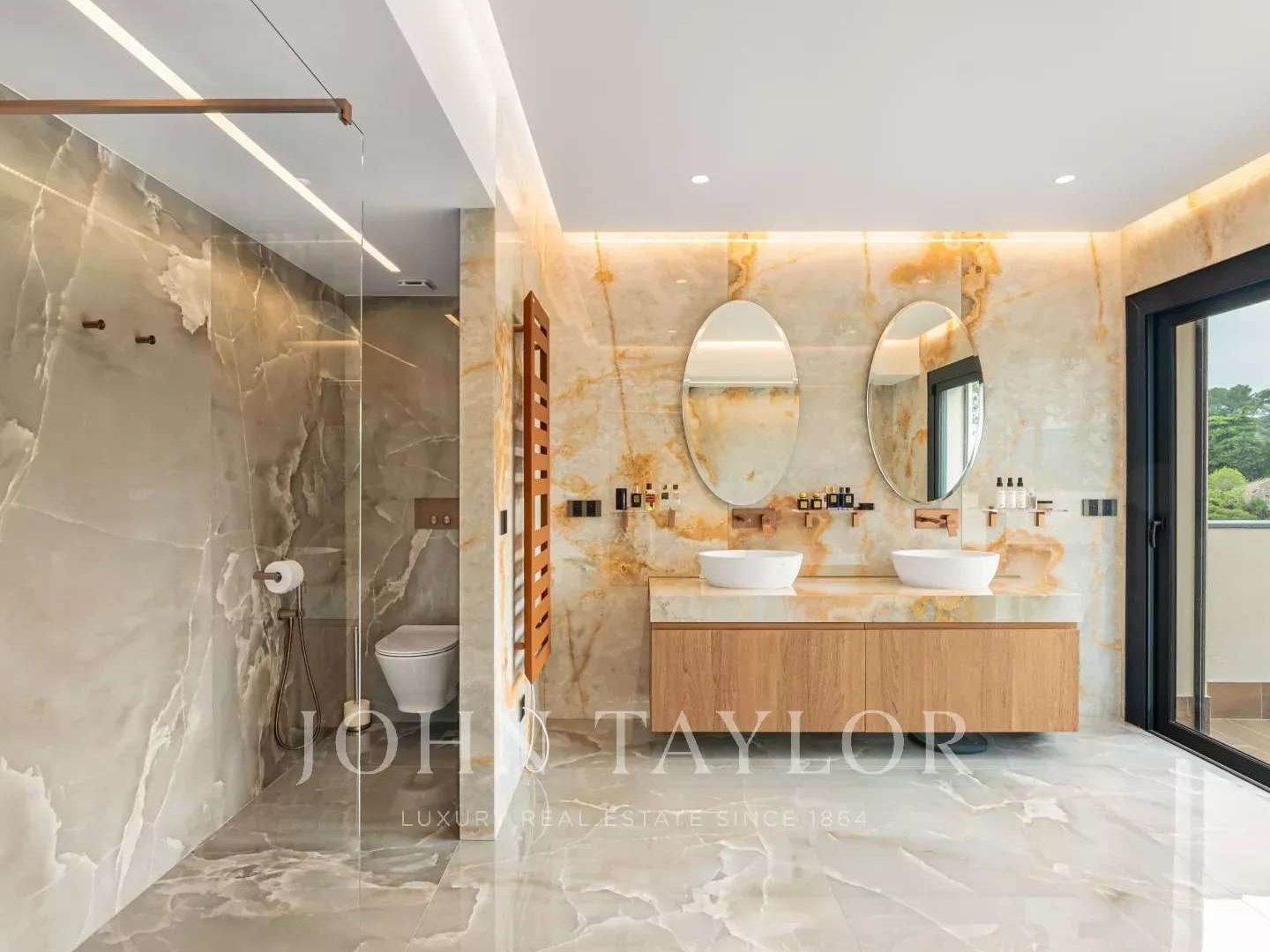 Maison 5 pièces 220 m²