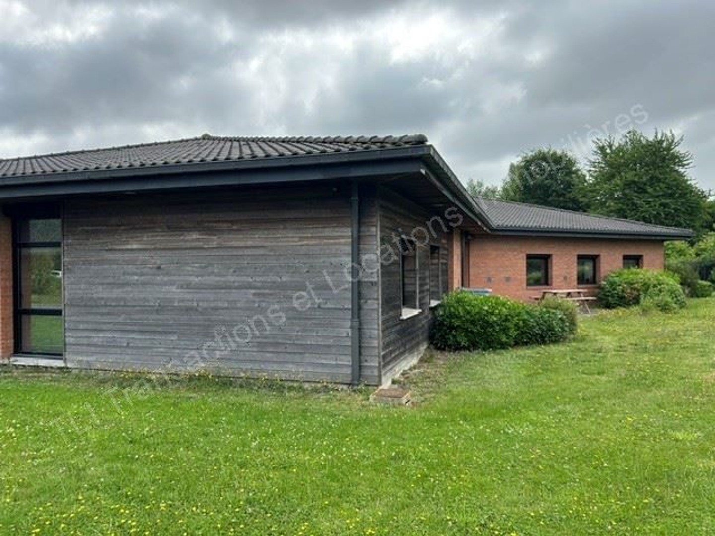 Locaux à vendre - 450m2 - Grande-Synthe (59760)