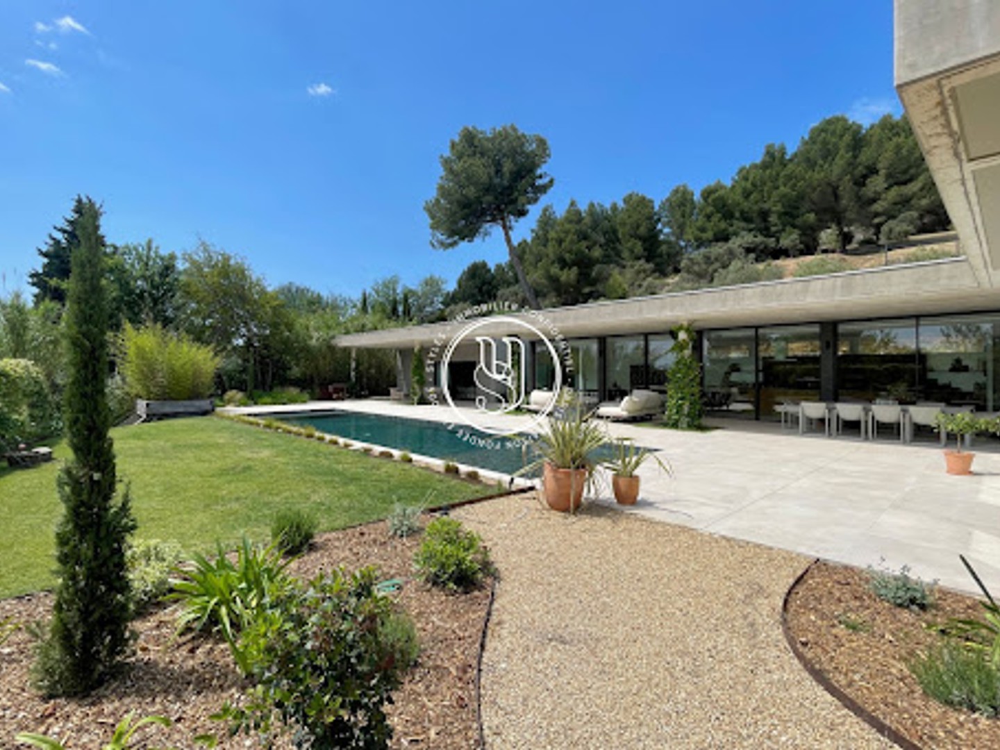 Maison 8 pièces 433 m²