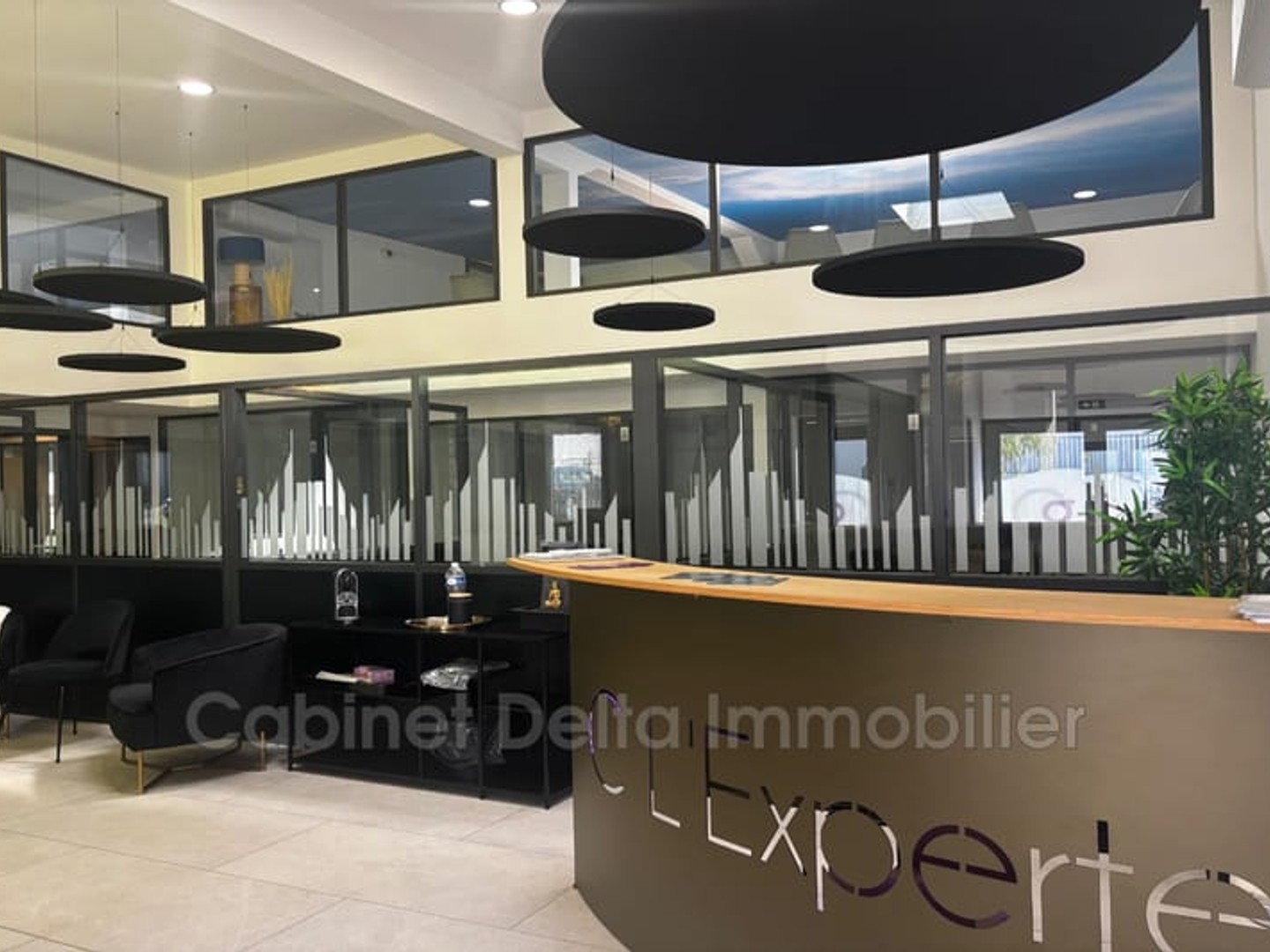 Immeuble à vendre - 530m2 - Cuers (83390)
