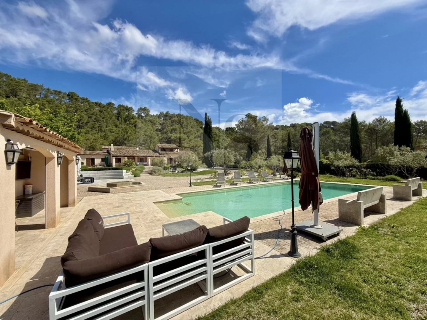 Maison à vendre - 15 pièces - 700m2 - Aix-En-Provence (13090)