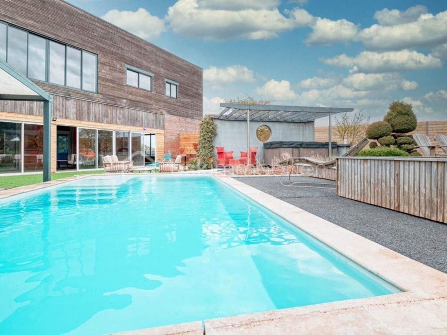 Ensemble immobilier polyvalent 850 m² sur 6 000 m² Axe Dreux / Chartres (RN 154)