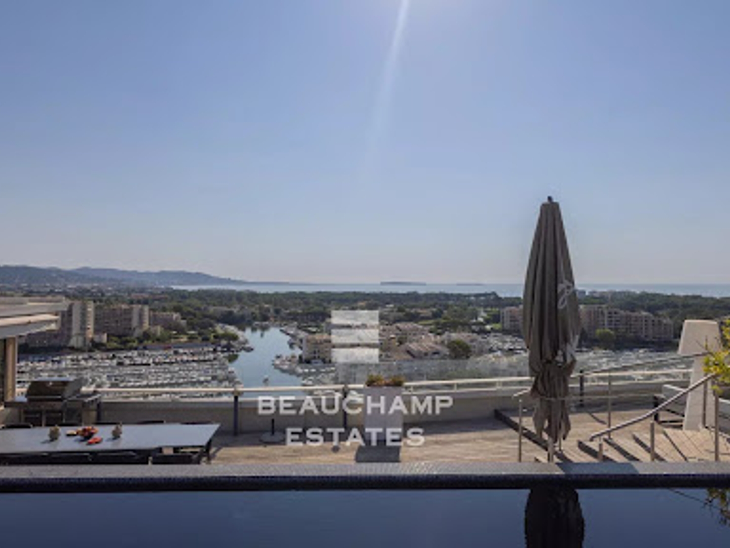 Appartement à vendre - 5 pièces - 200m2 - Mandelieu-La-Napoule (06210)