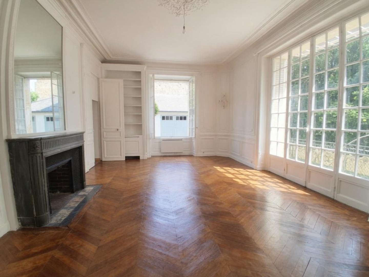 Appartement à vendre - 2 pièces - 70m2 - Paris 16e (75016)