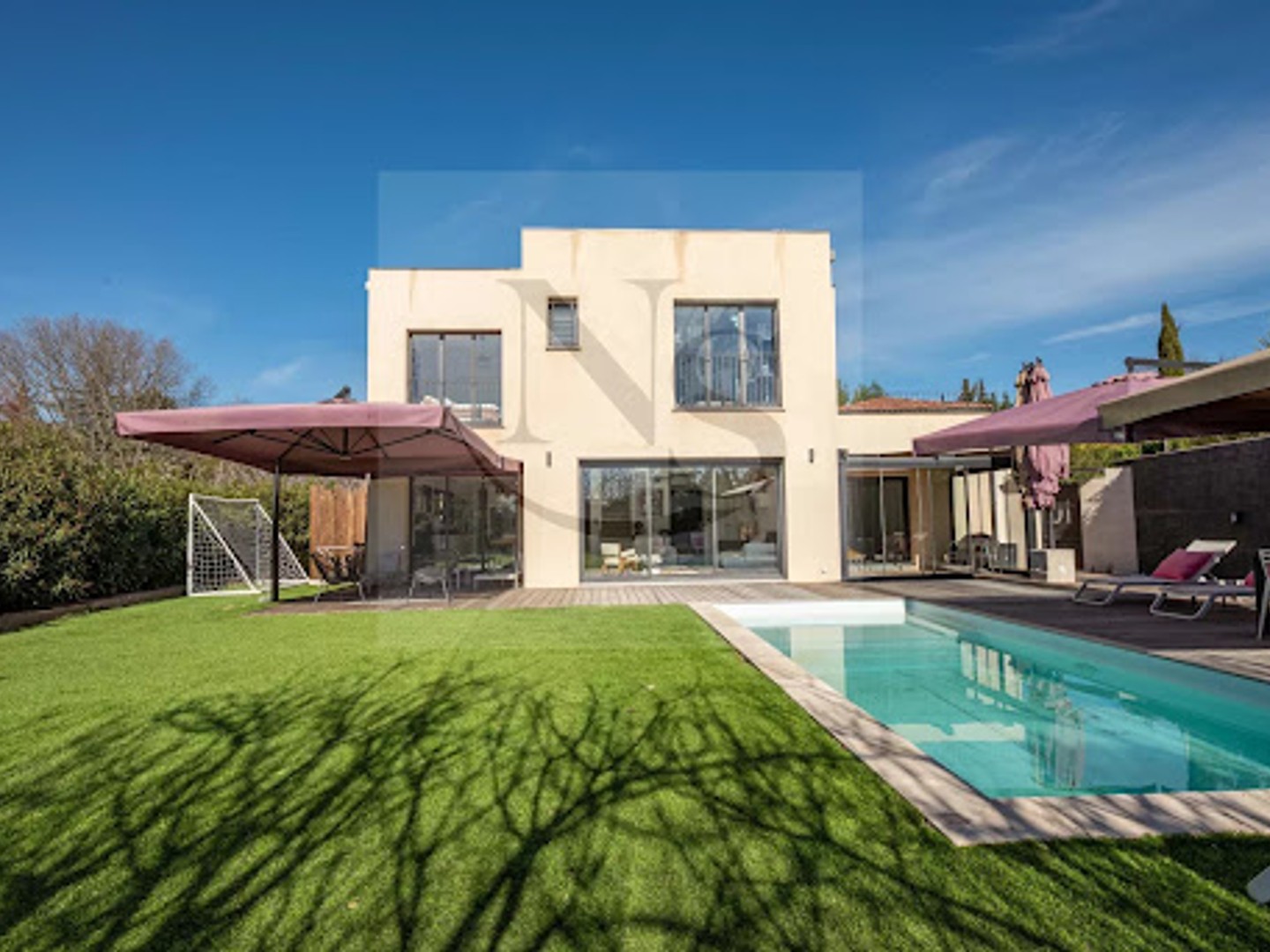 Villa 7 pièces 180 m²