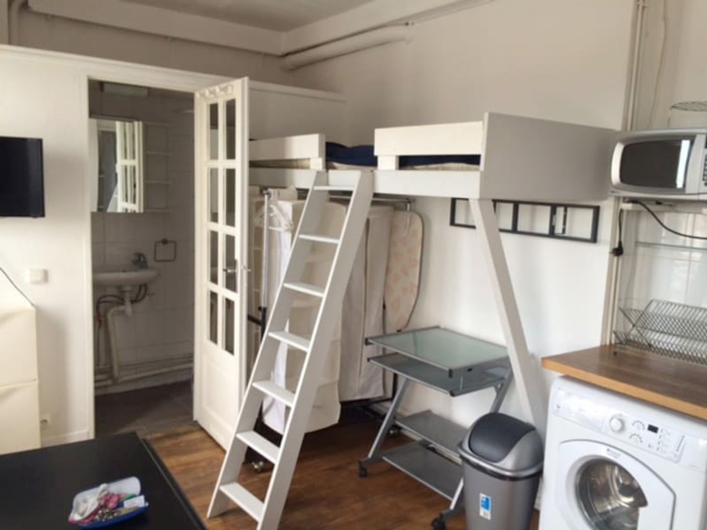 CHARMANT STUDIO DE 16M2 AU 8E ÉTAGE AVEC VUE DÉGAGÉE ET ASCENSEUR, Paris