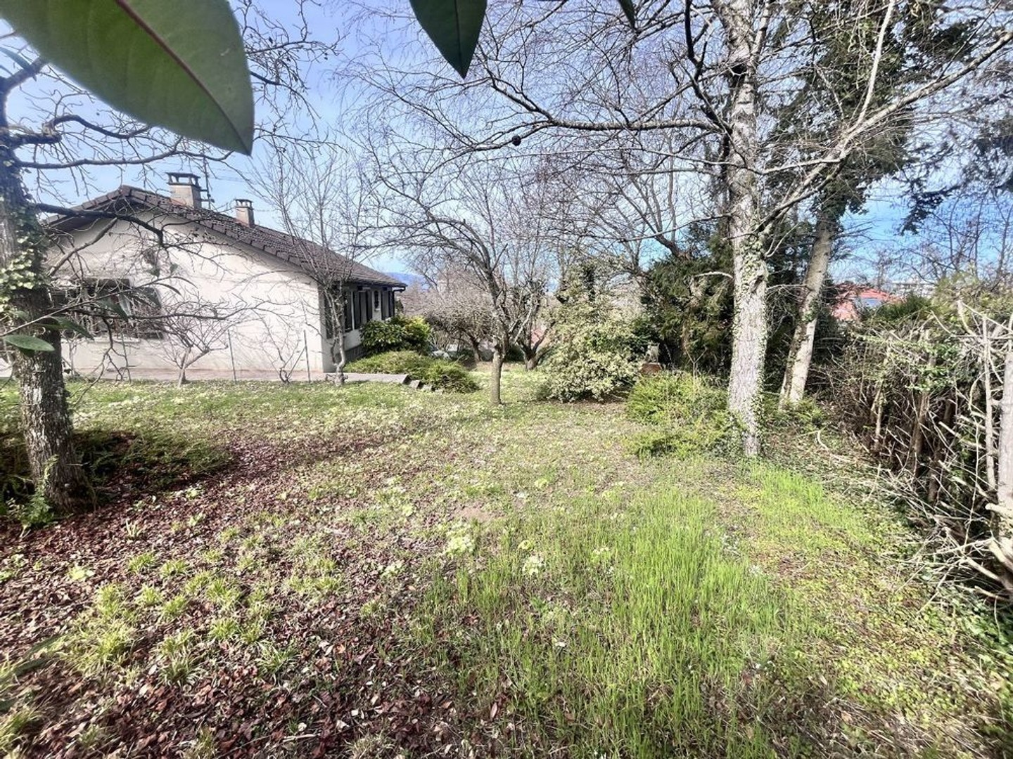 Terrain à vendre - 1060m2 - Vétraz-Monthoux (74100)