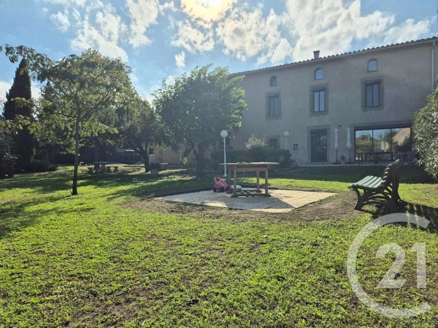 Maison 13 pièces 472 m²