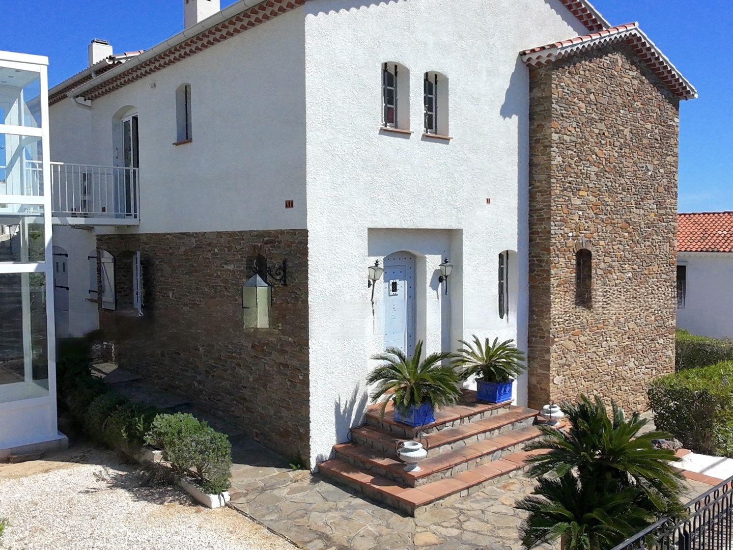 Maison à vendre - 8 pièces - 228m2 - Hyères (83400)