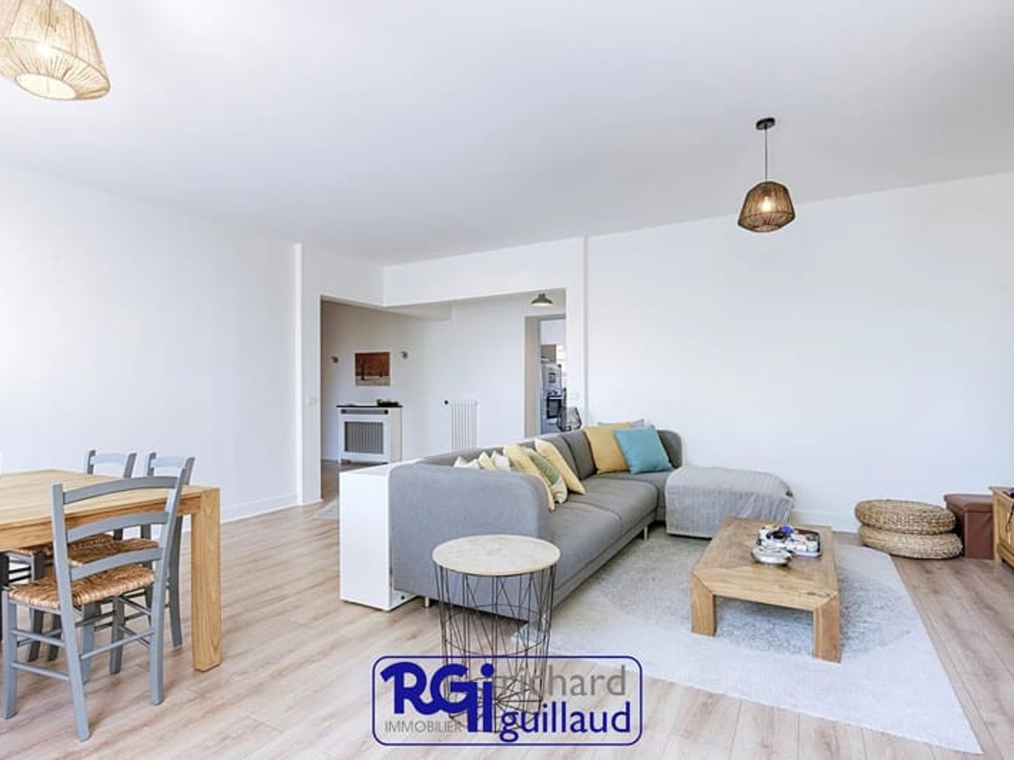 Appartement à vendre - 5 pièces - 127m2 - La Tour-Du-Pin (38110)