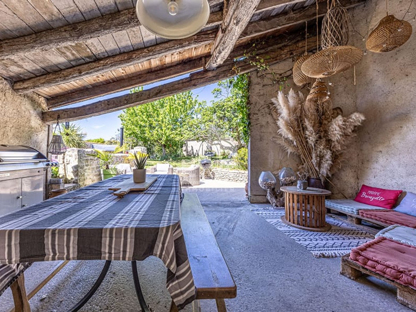 Maison à vendre - 9 pièces - 210m2 - Salles-Sur-Mer (17220)