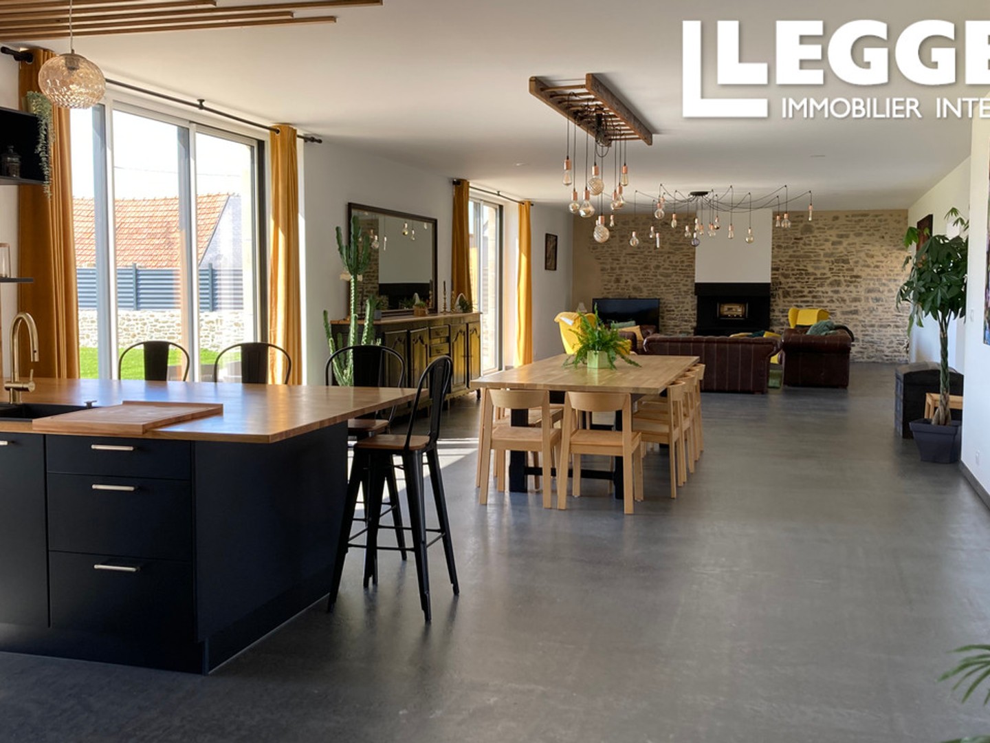 Immeuble à vendre - 36 pièces - 600m2 - Port-Bail-Sur-Mer (50580)