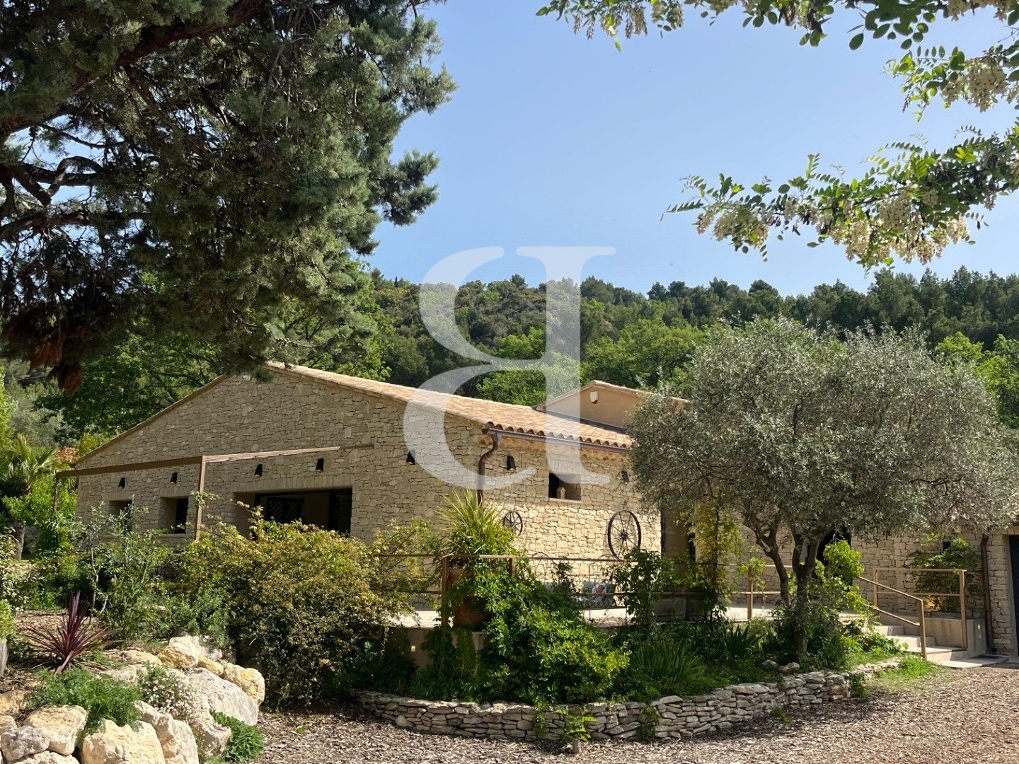 Maison à vendre - 5 pièces - 160m2 - L'isle-Sur-La-Sorgue (84800)