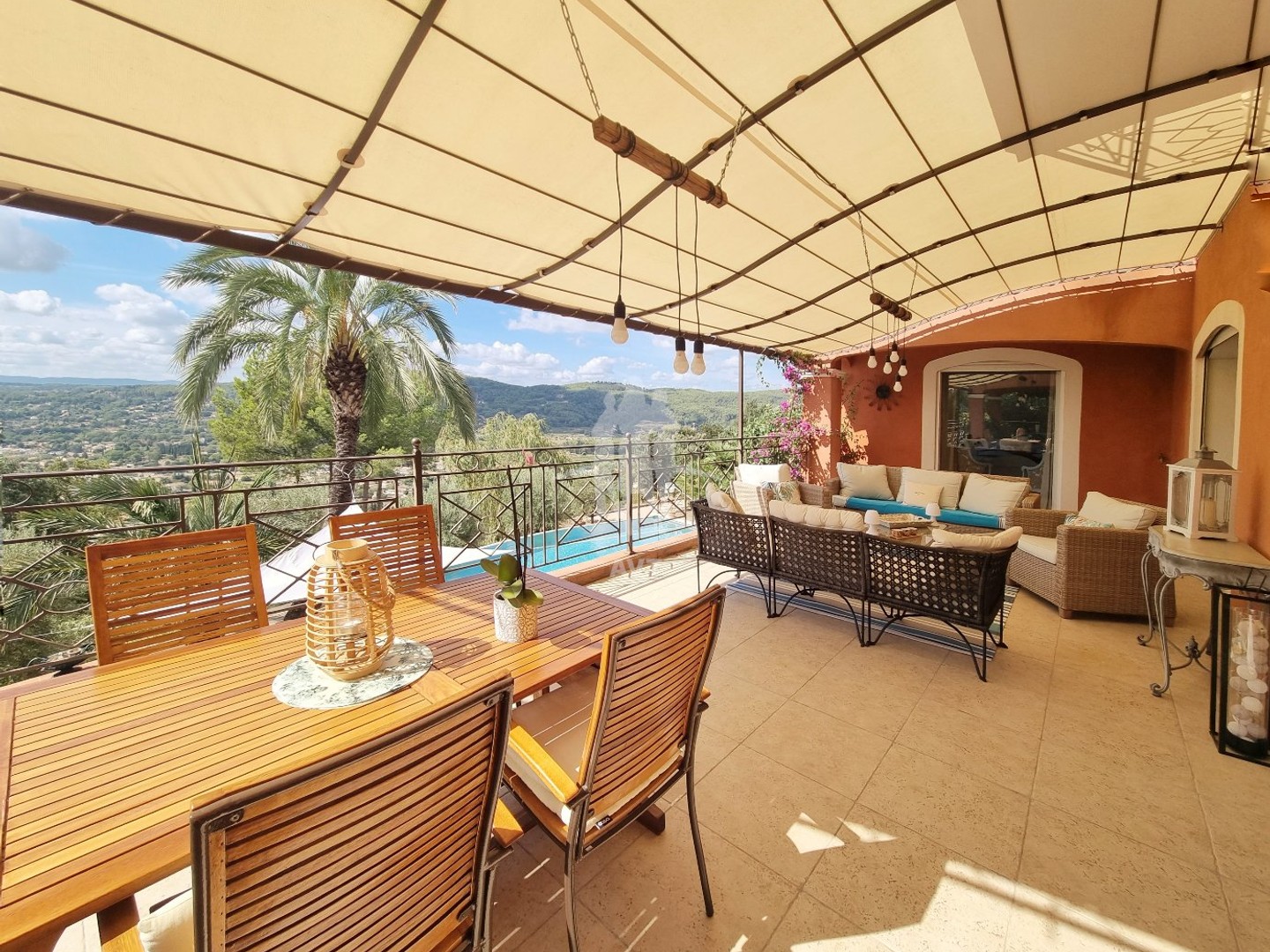 Maison à vendre - 7 pièces - 209m2 - Draguignan (83300)
