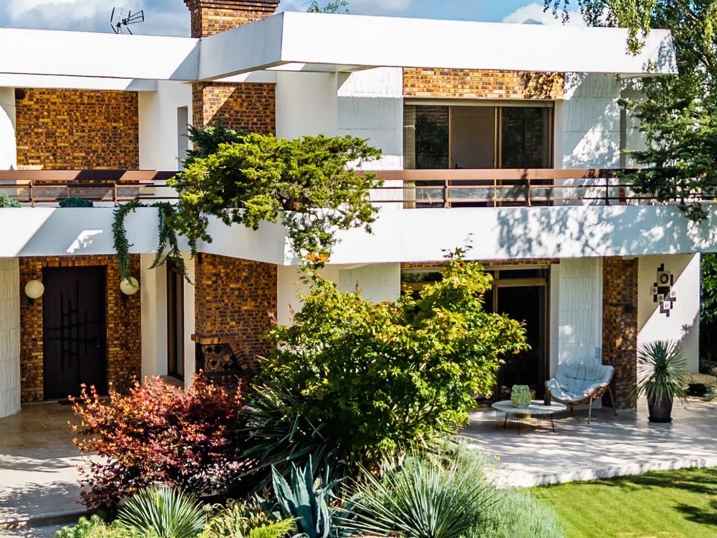 EXCLUSIVITÉ - Maison d'architecte, esprit californien - piscine et jardin paysagé.