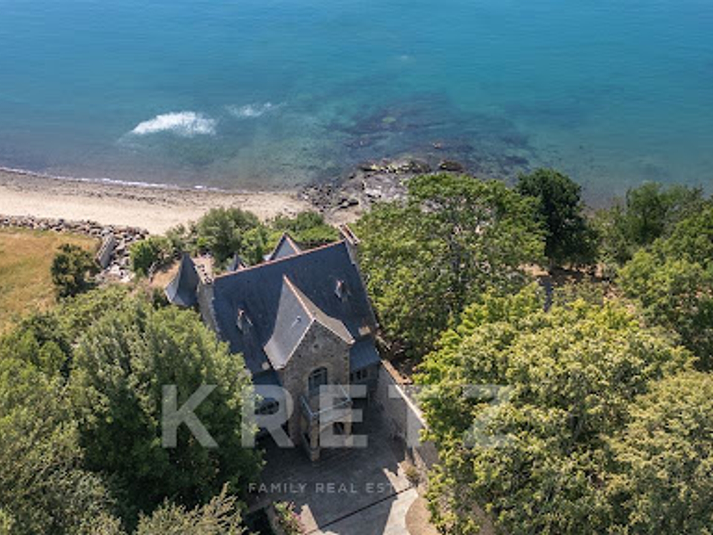 Maison 12 pièces 305 m²