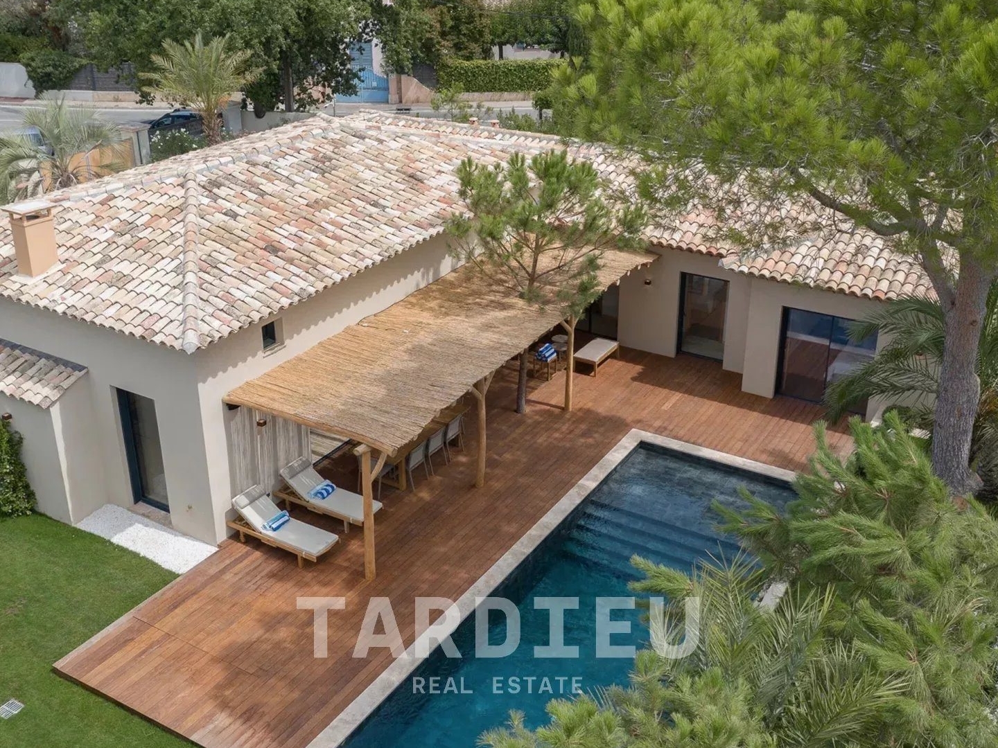 Maison à vendre - 5 pièces - 180m2 - Saint-Tropez (83990)