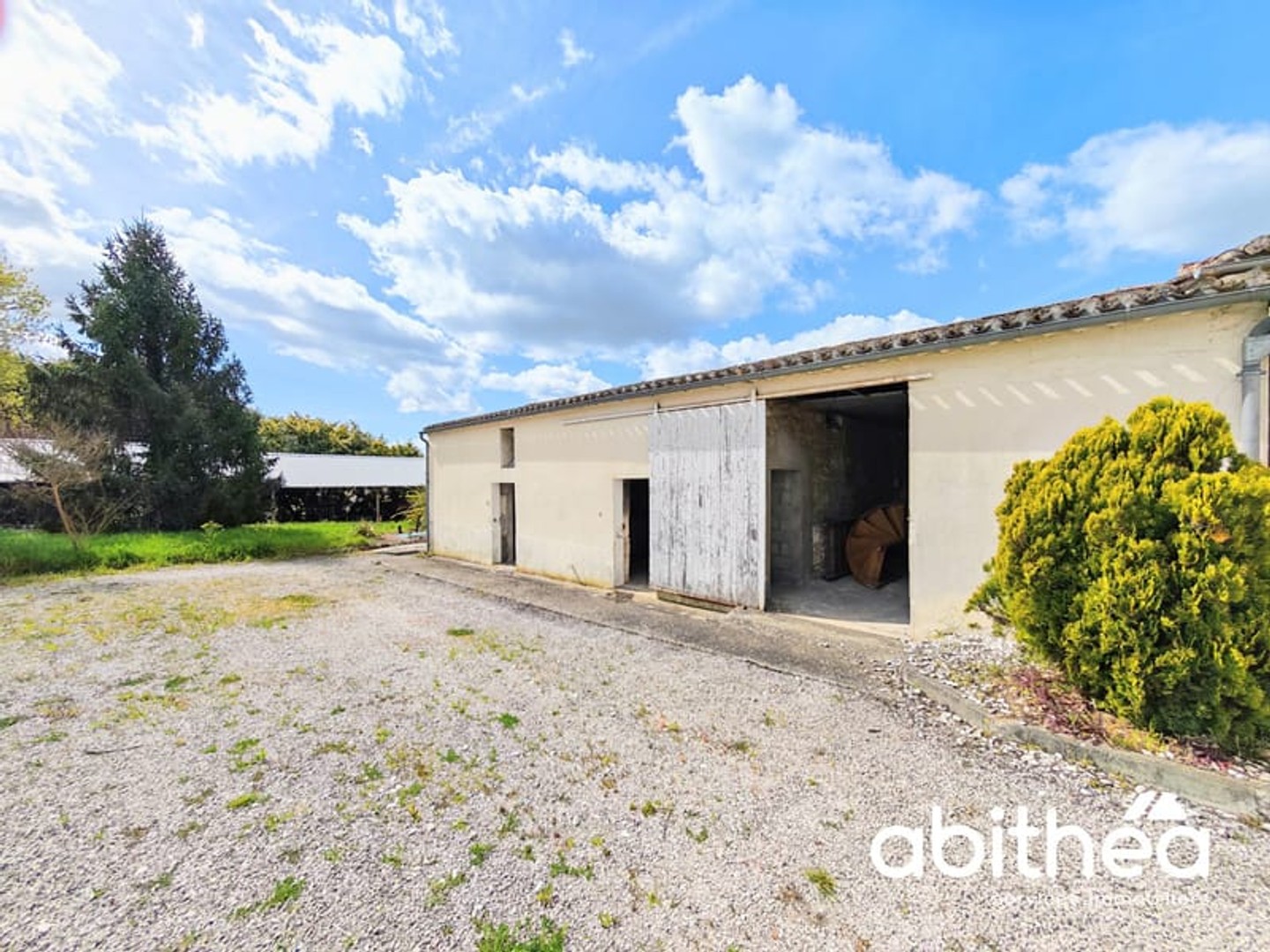 Locaux à vendre - 3 pièces - 74m2 - Vérac (33240)