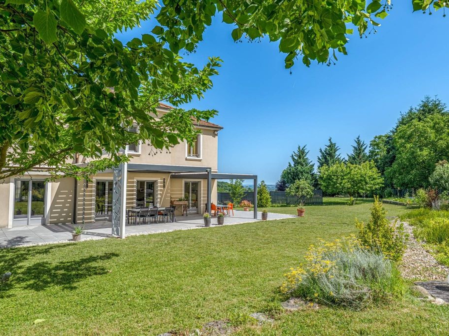 Maison individuelle 5 pièces 203 m²