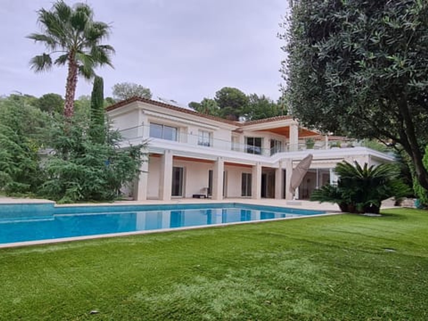 Maison 6 pièces 400 m²