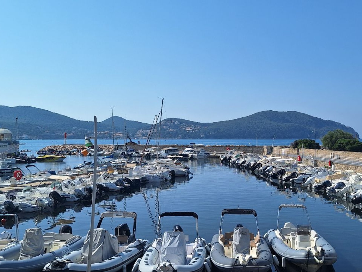 Appartement à vendre - 3 pièces - 46m2 - Saint-Cyr-Sur-Mer (83270)