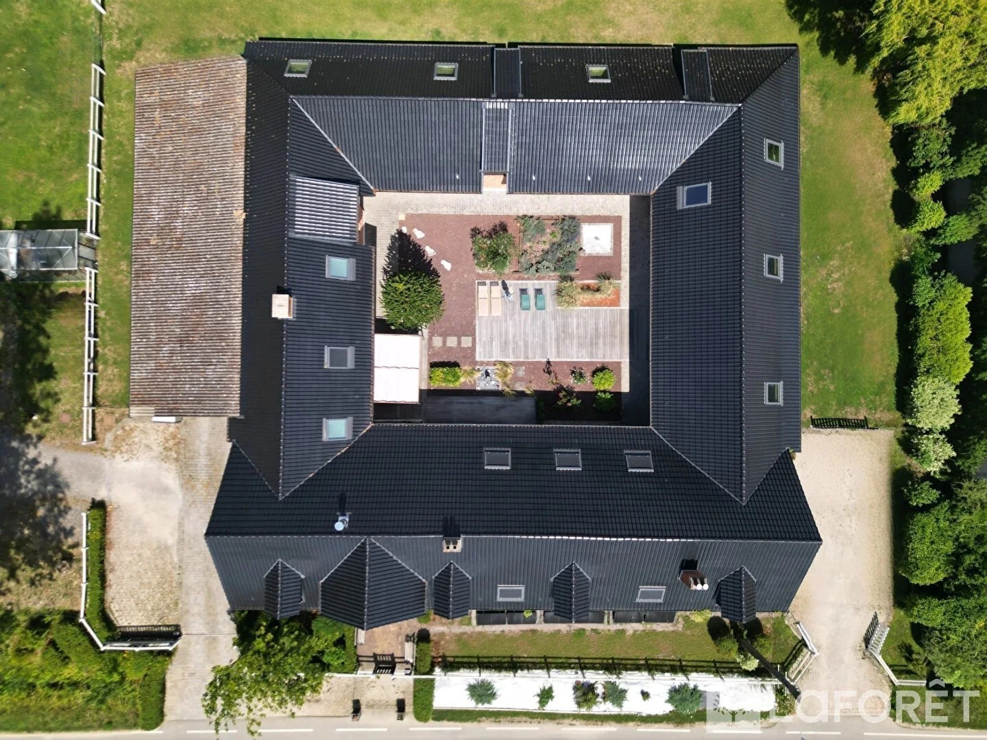 Maison 8 pièces 389 m²