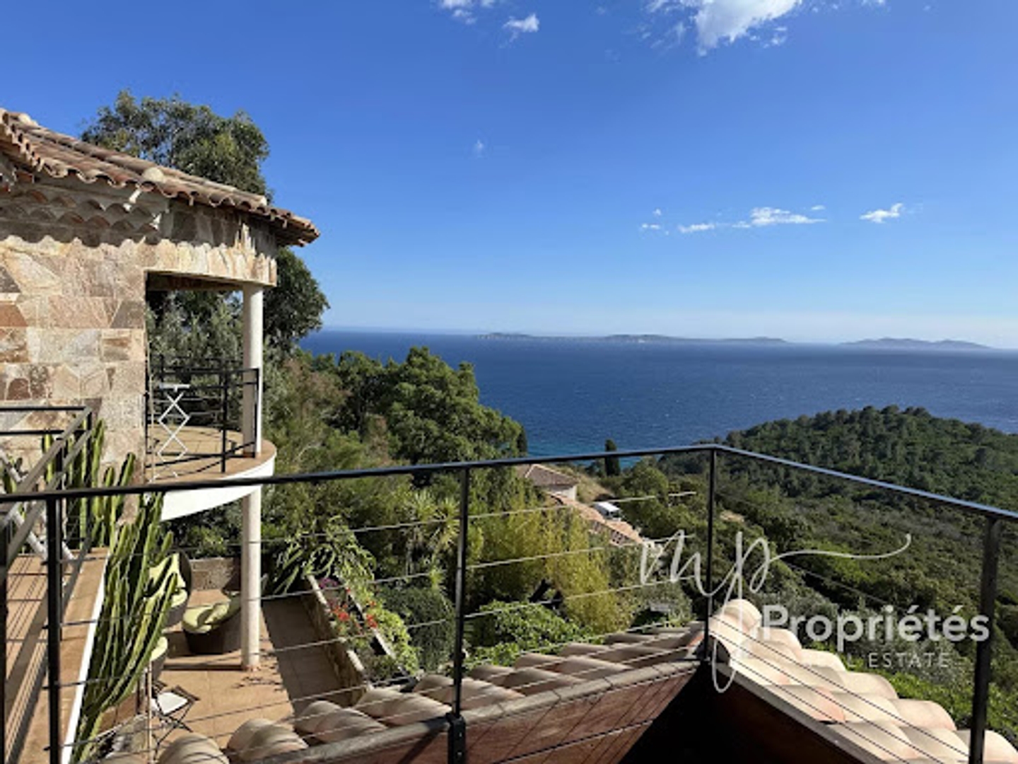 Maison 8 pièces 386 m²