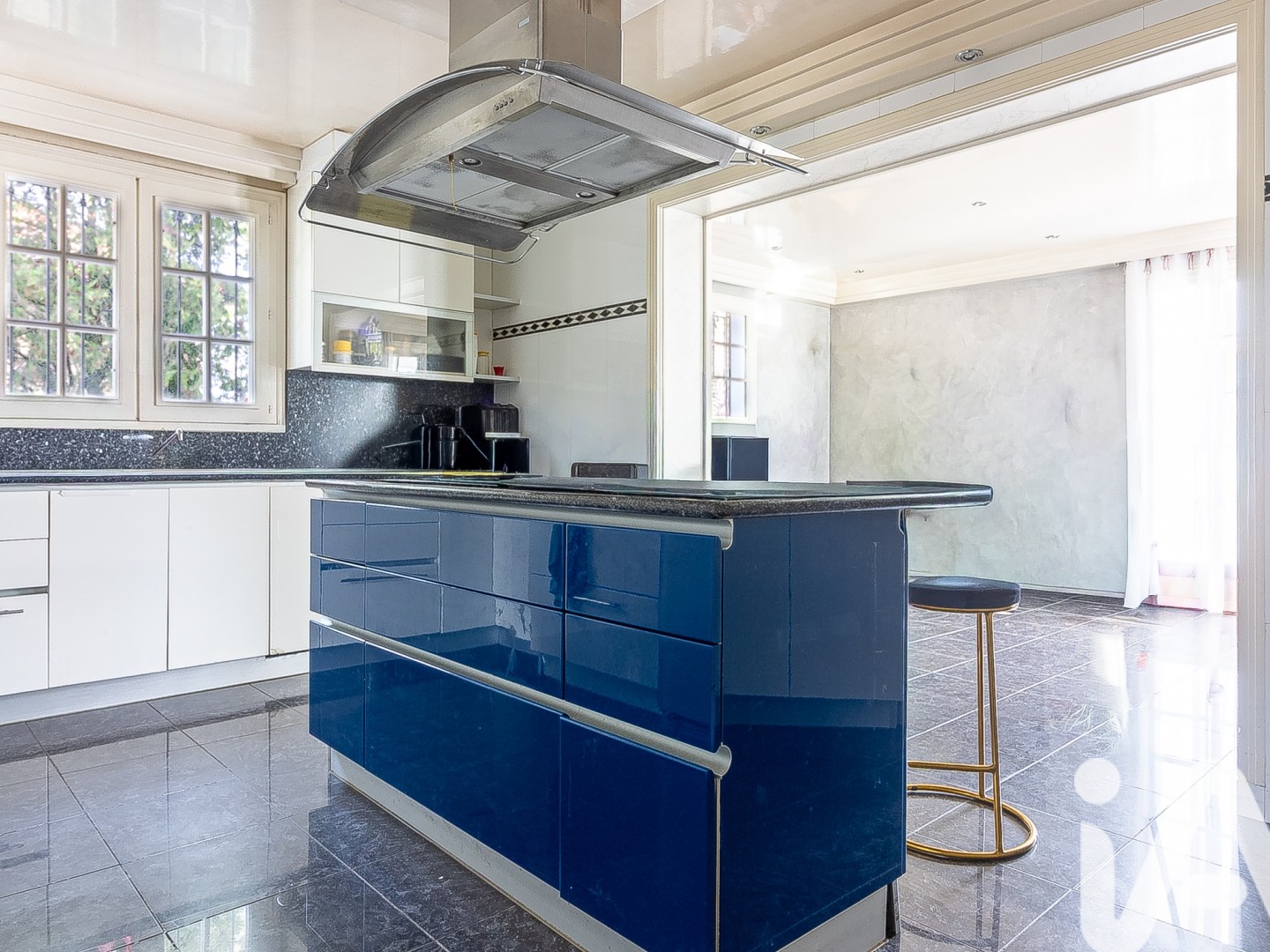 Maison à vendre - 10 pièces - 400m2 - Bron (69500)